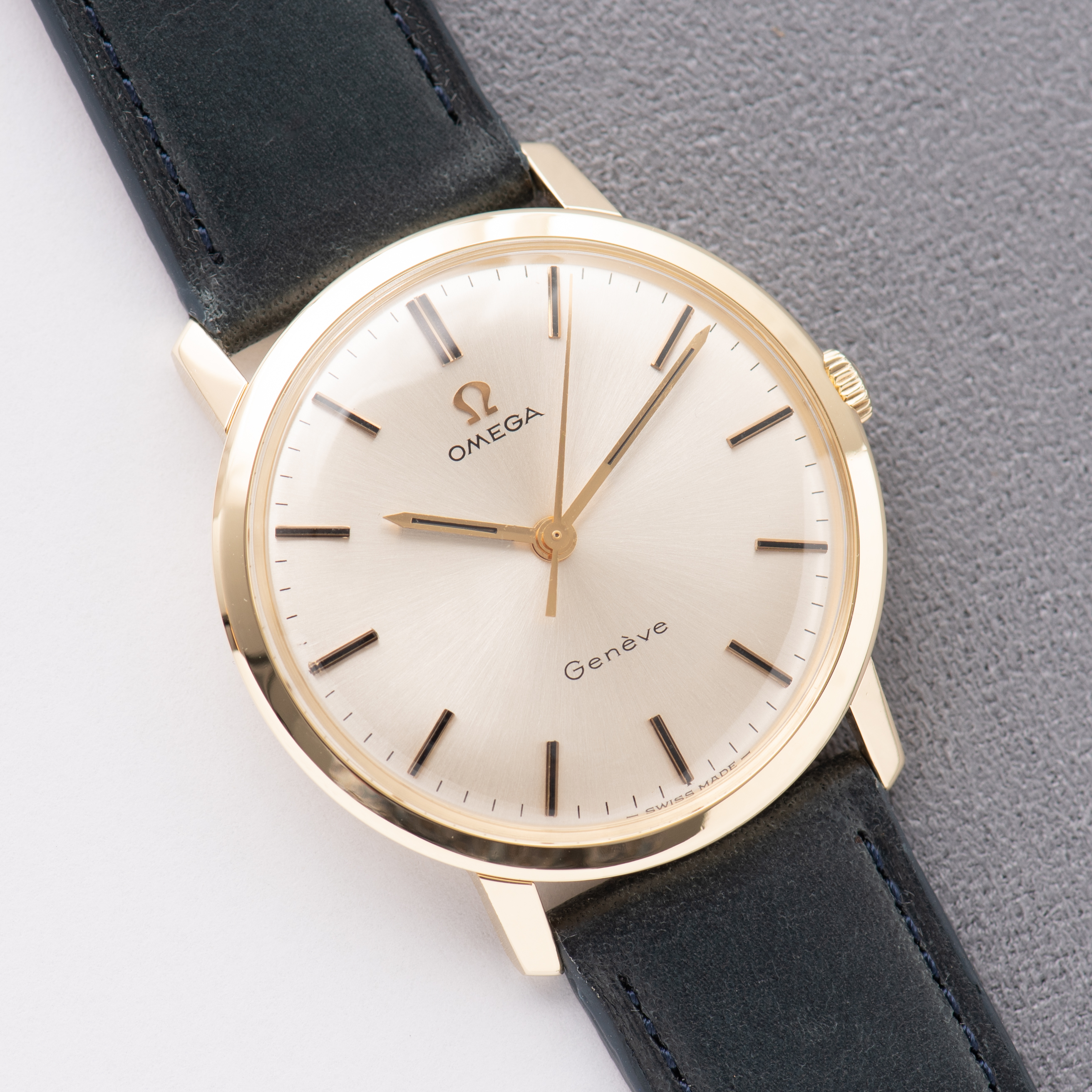 Vue de Omega Genève Dress Watch 14K Yellow Gold Réf 131.021SP from 1968