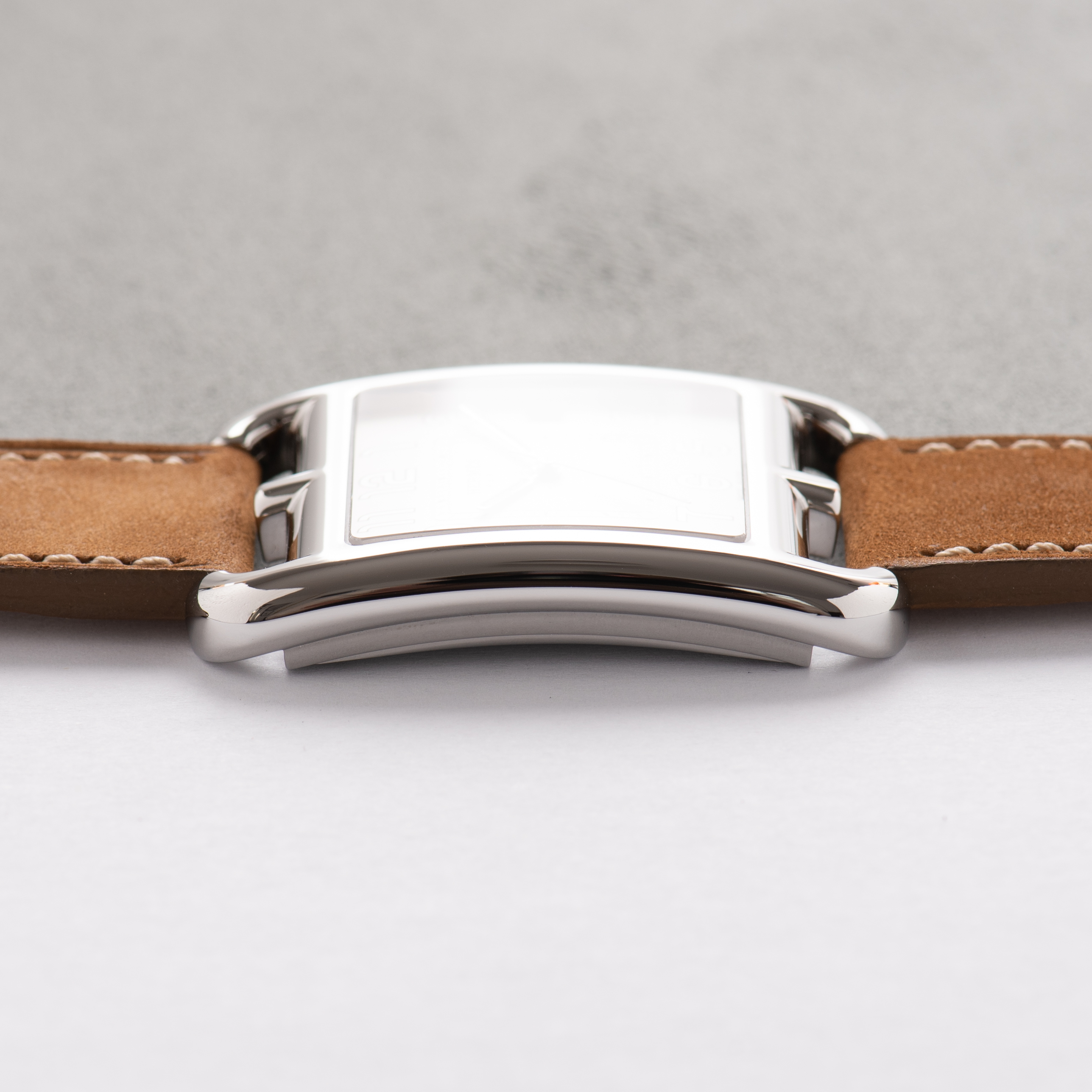 View of Hermes Cape-Cod GM Silver Dial réf CC1 810 Full Set 2019