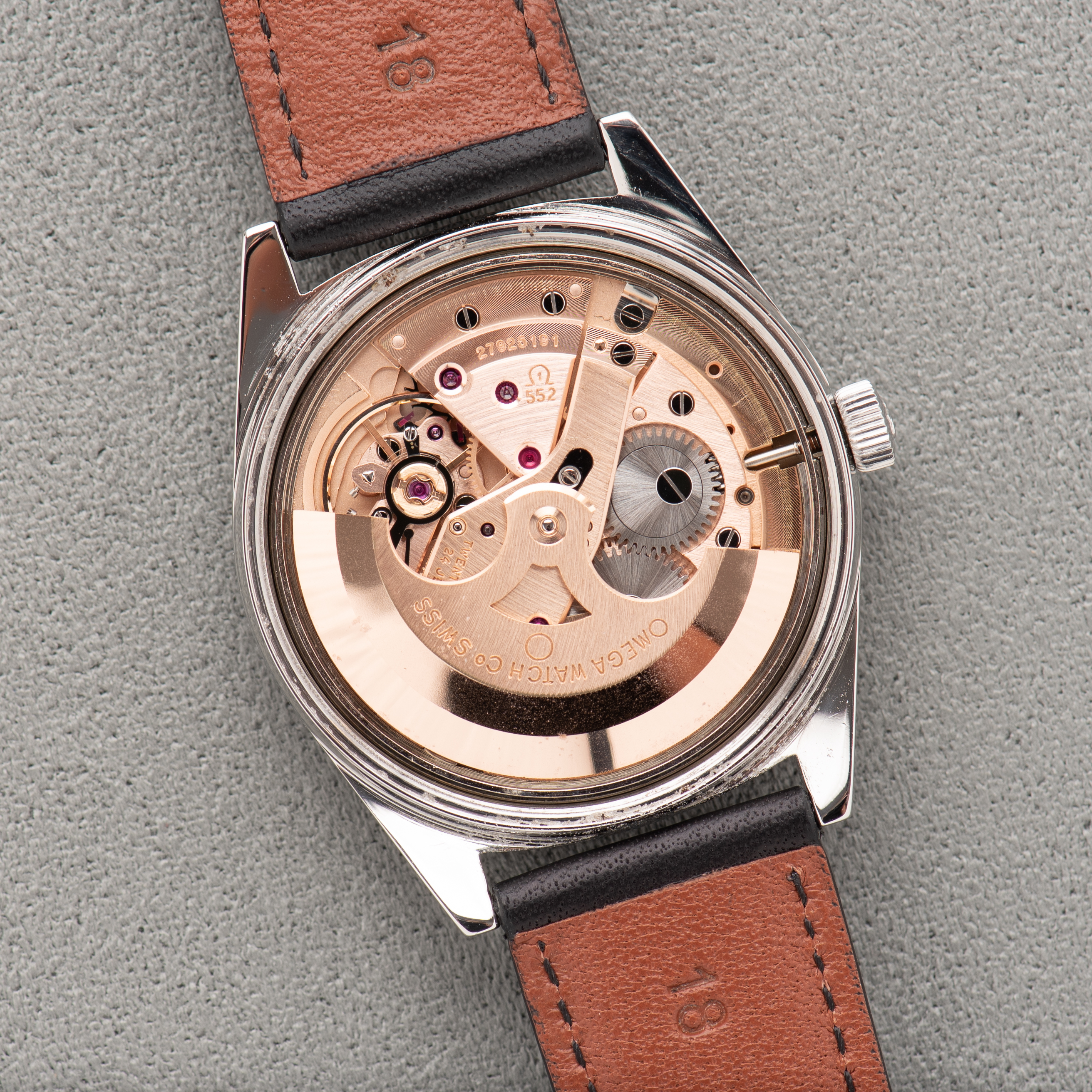 Vue de Omega Genève Automatic Silver Dial – Réf. 165.041 – 1968