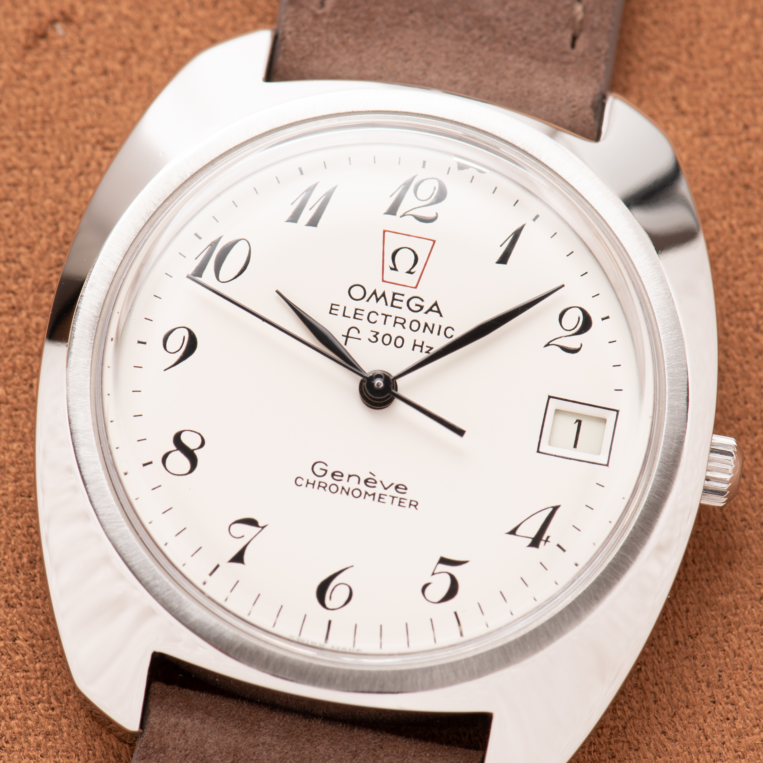 Vue de Omega Electronic F300 Hz Genève Chronometer White Breguet Dial Réf 198.030