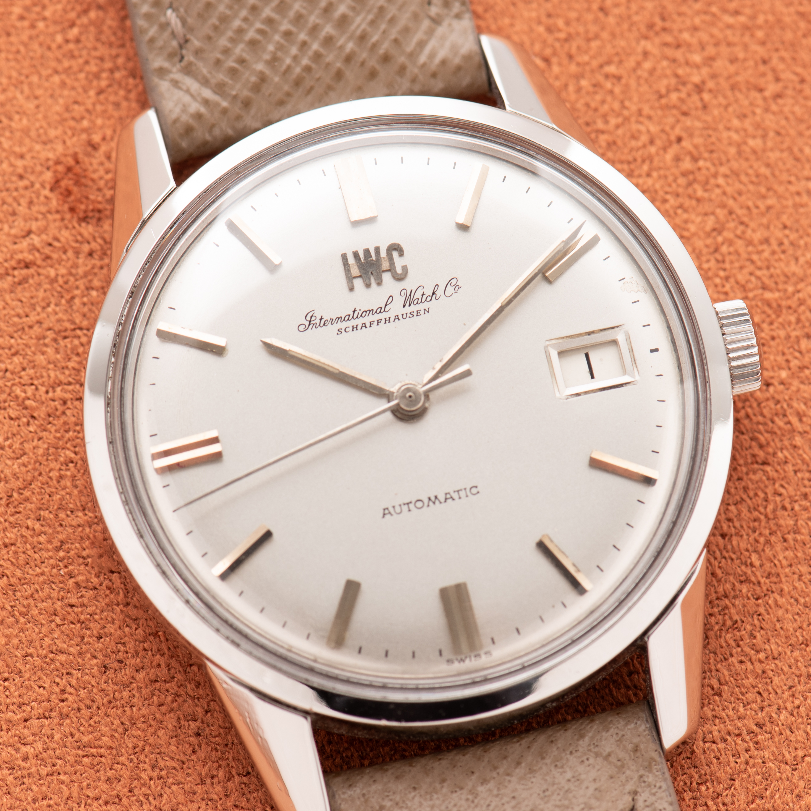 View of IWC International Watch Co Schaffhausen Automatic Silver Dial cal 8541B réf R810