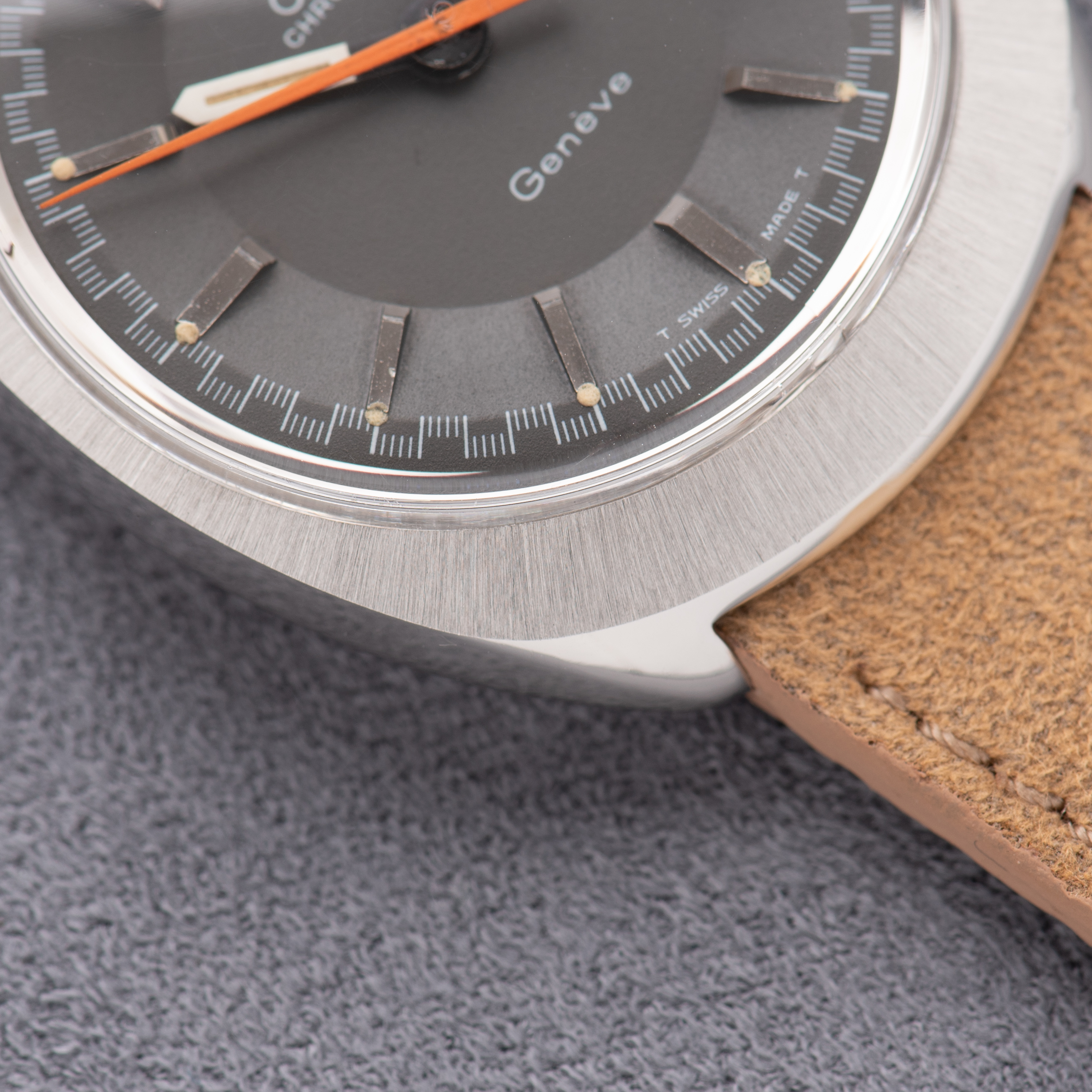 Zicht op Omega Geneva Chronostop Ref 145.010 vanaf 1968 Cal 865