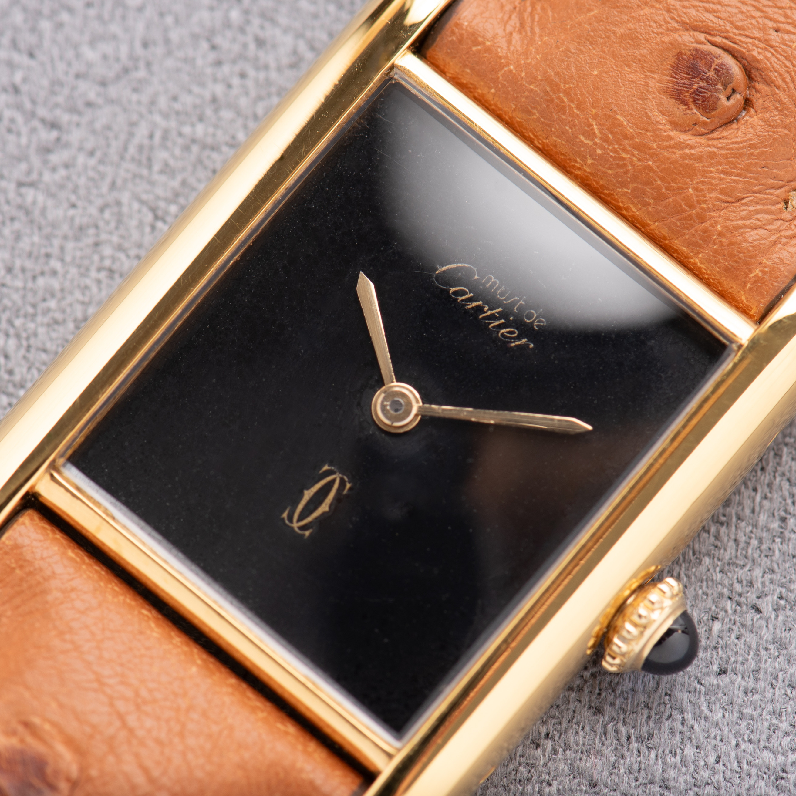 View of Cartier Must de Tank Vermeil Grand Modèle Black Dial — Réf. 6 002877 — 1970-1980