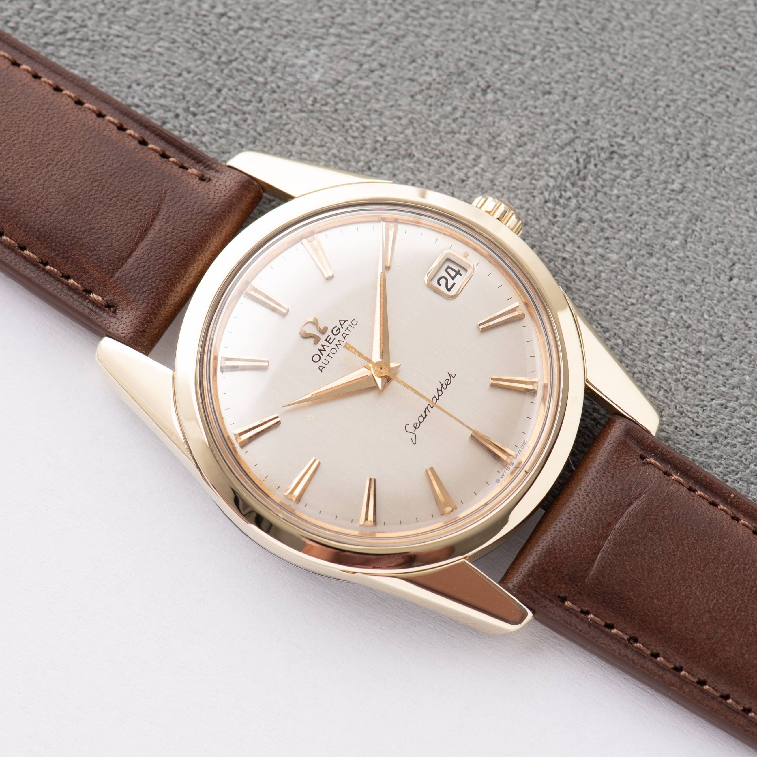 Vue de Omega Seamaster Automatic Silver Dial réf 14701.61 SC cal 562 from 1961