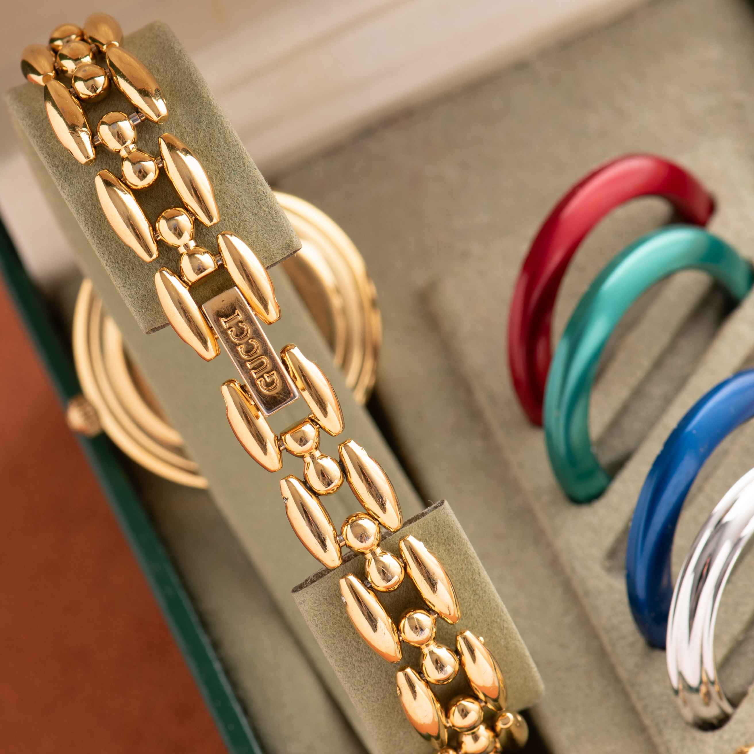 View of Gucci Change Bezel 5 Colors Ref 11/12.2 FULL SET 1994