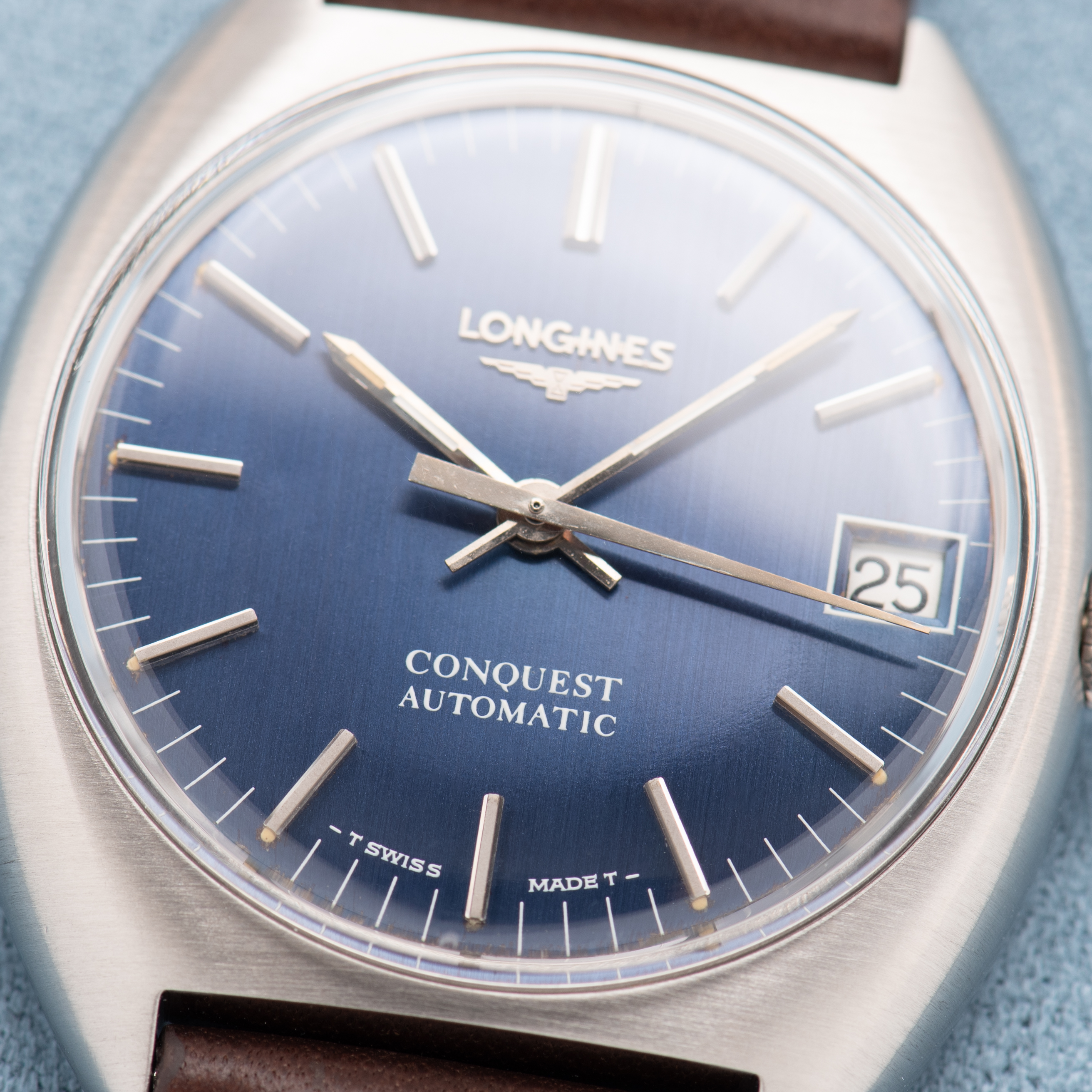 Zicht op Longines Automatic Blue Dial Réf 1529 1 6651 from 1970