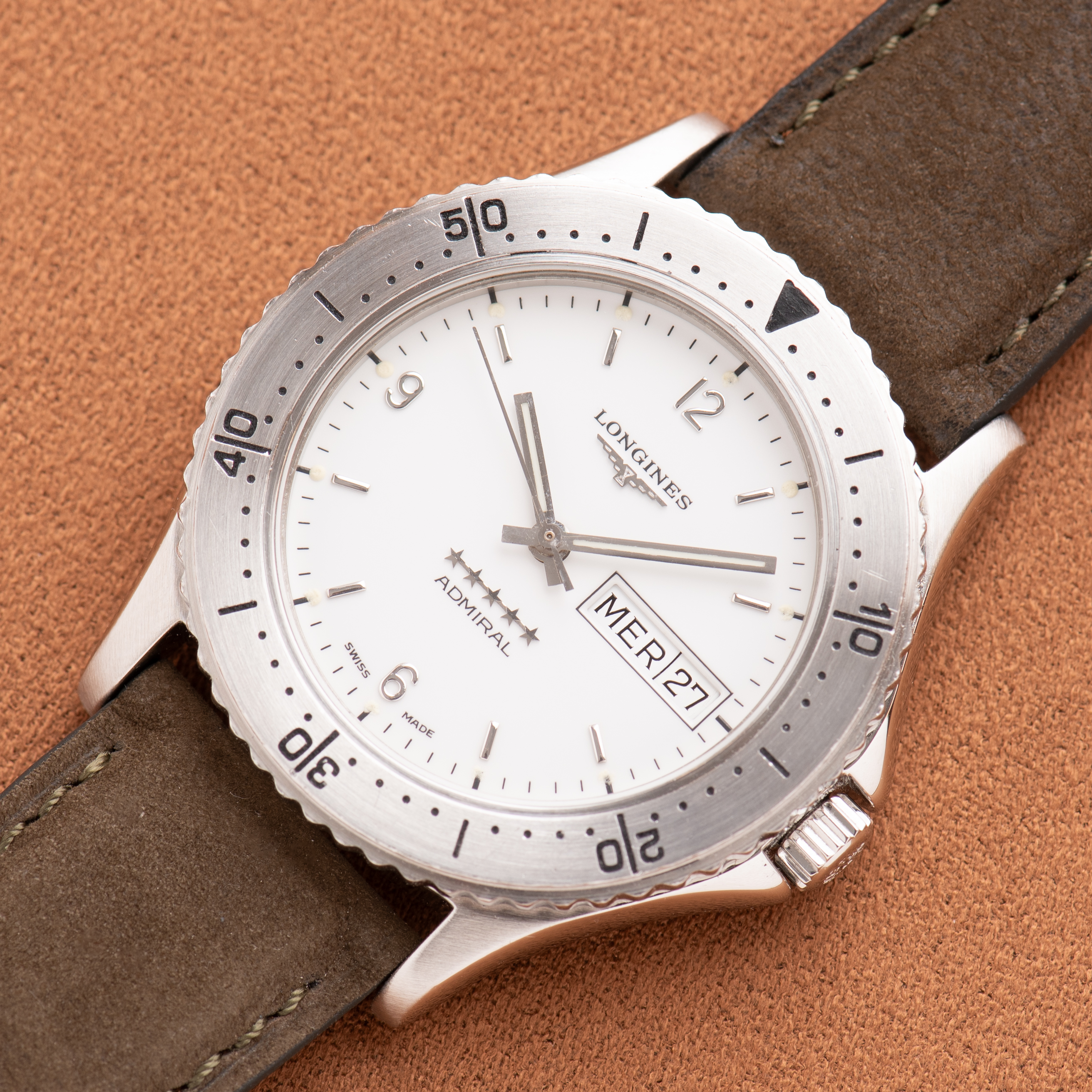 Zicht op Longines Admiral Automatic Day-date White Dial L3.60,4