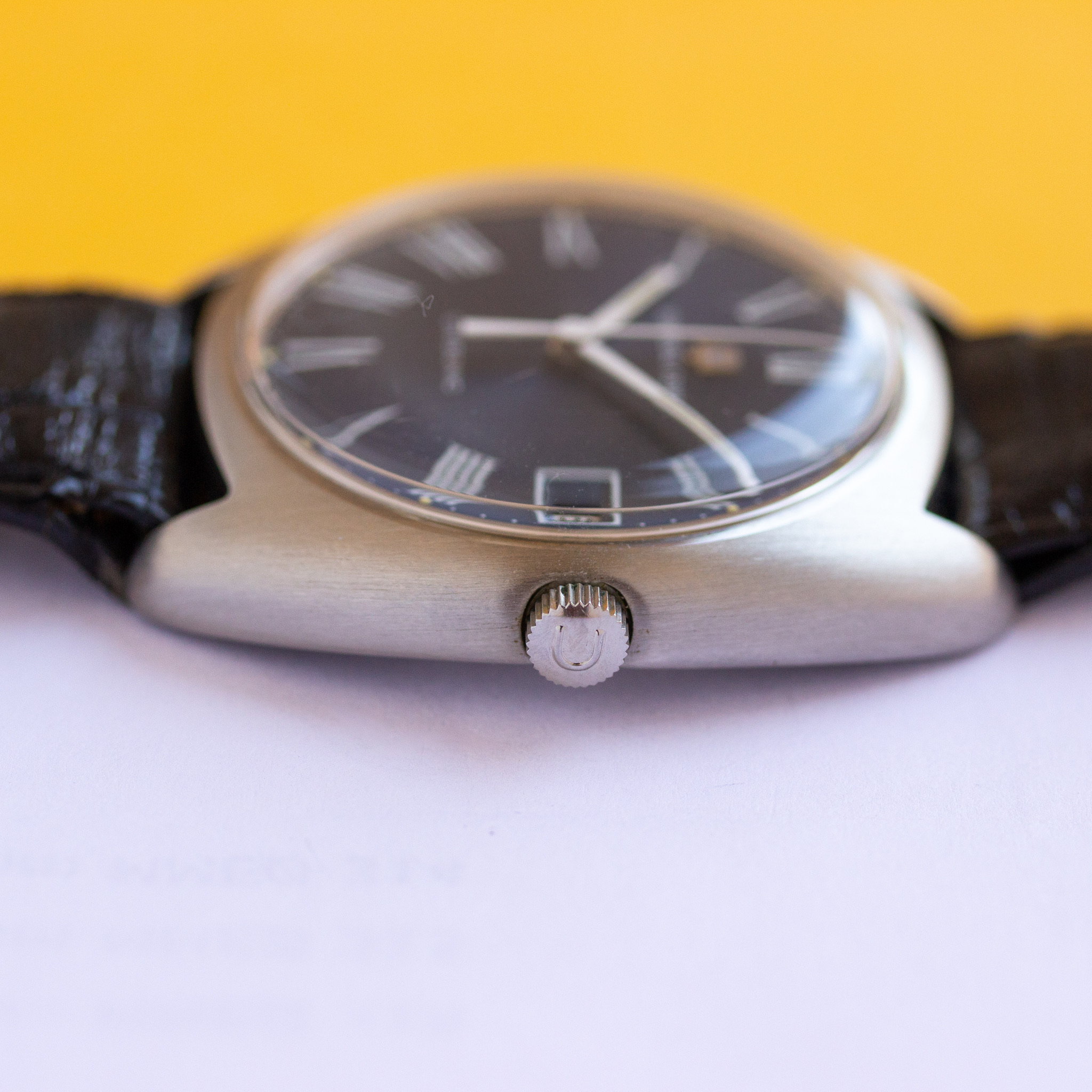View of Universal Geneva Unisonic ref 852101 cal 1-52 New Old Stock