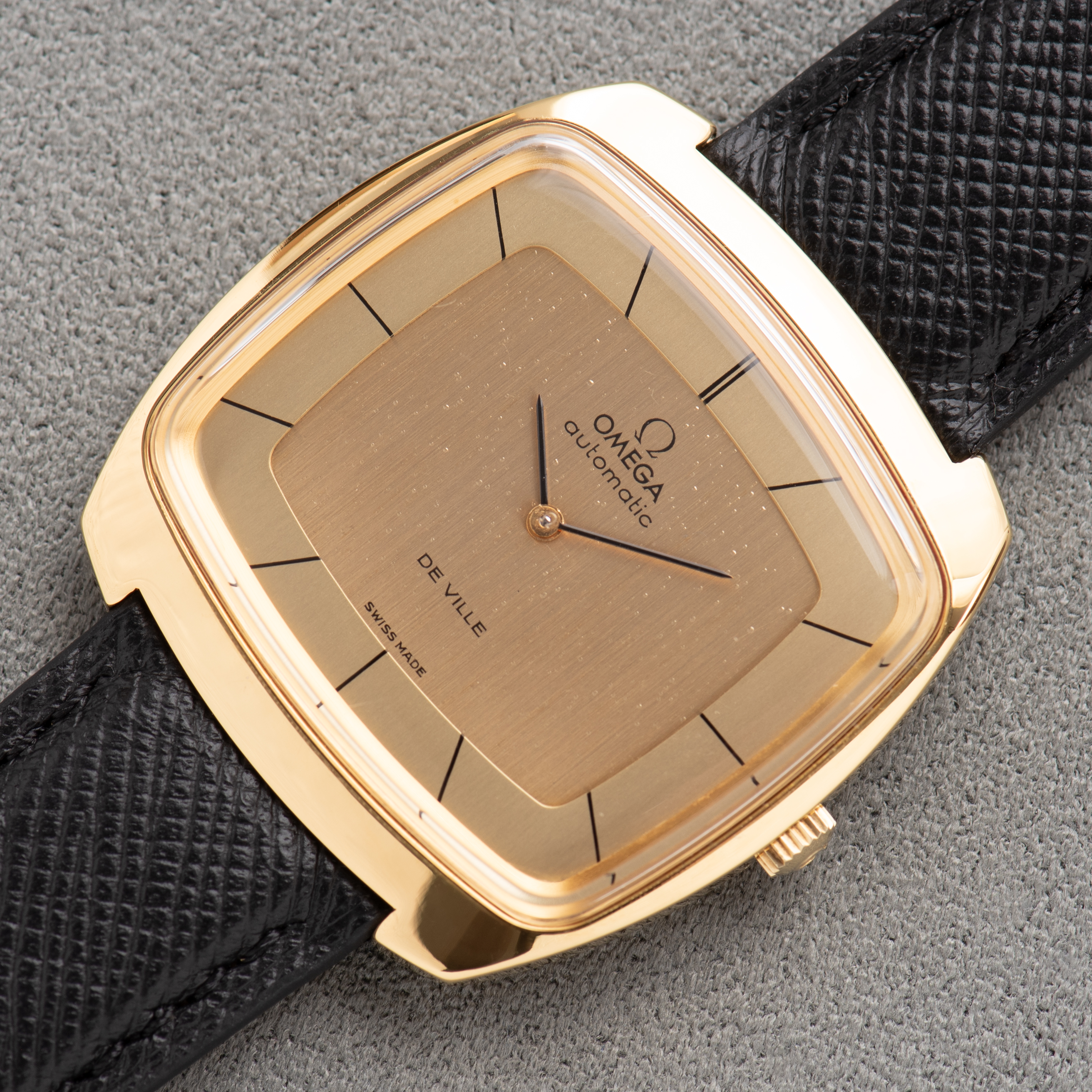 View of Omega Automatic De Ville "Tv Screen" Cal 711 réf 151.0051 from 1964