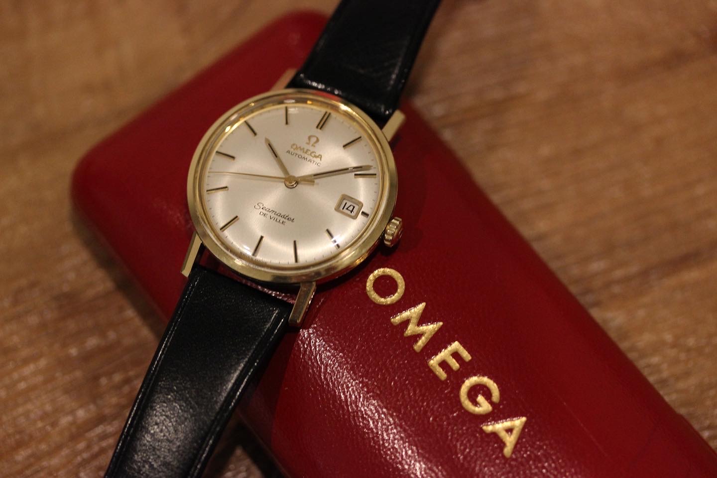 Zicht op Omega Automatic Seamaster Gold City 18k 0,750 Ref 166.020
