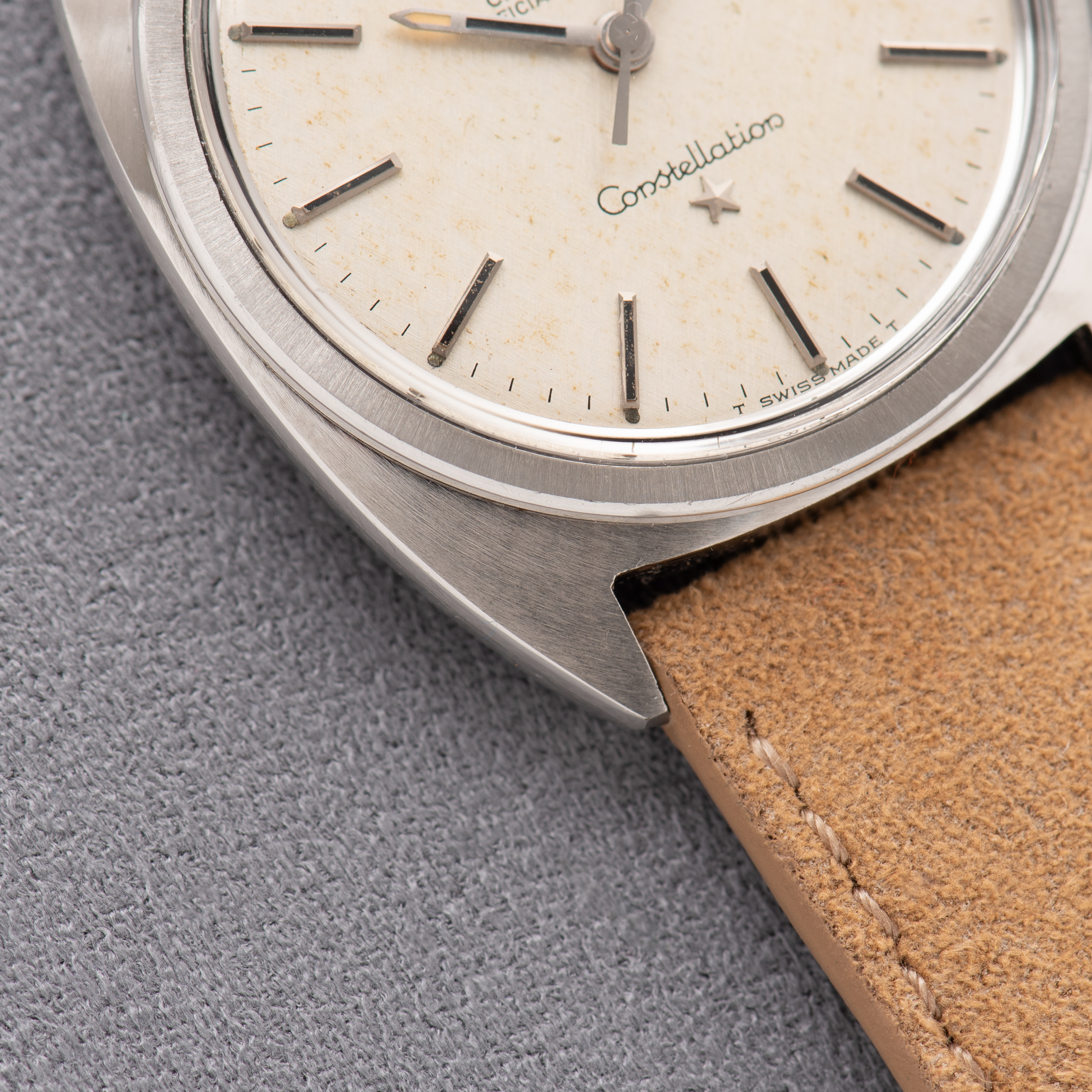 Zicht op Omega Automatische Chronometer Constellatie "Linnen wijzerplaat" Ref 168.017 Cal 564