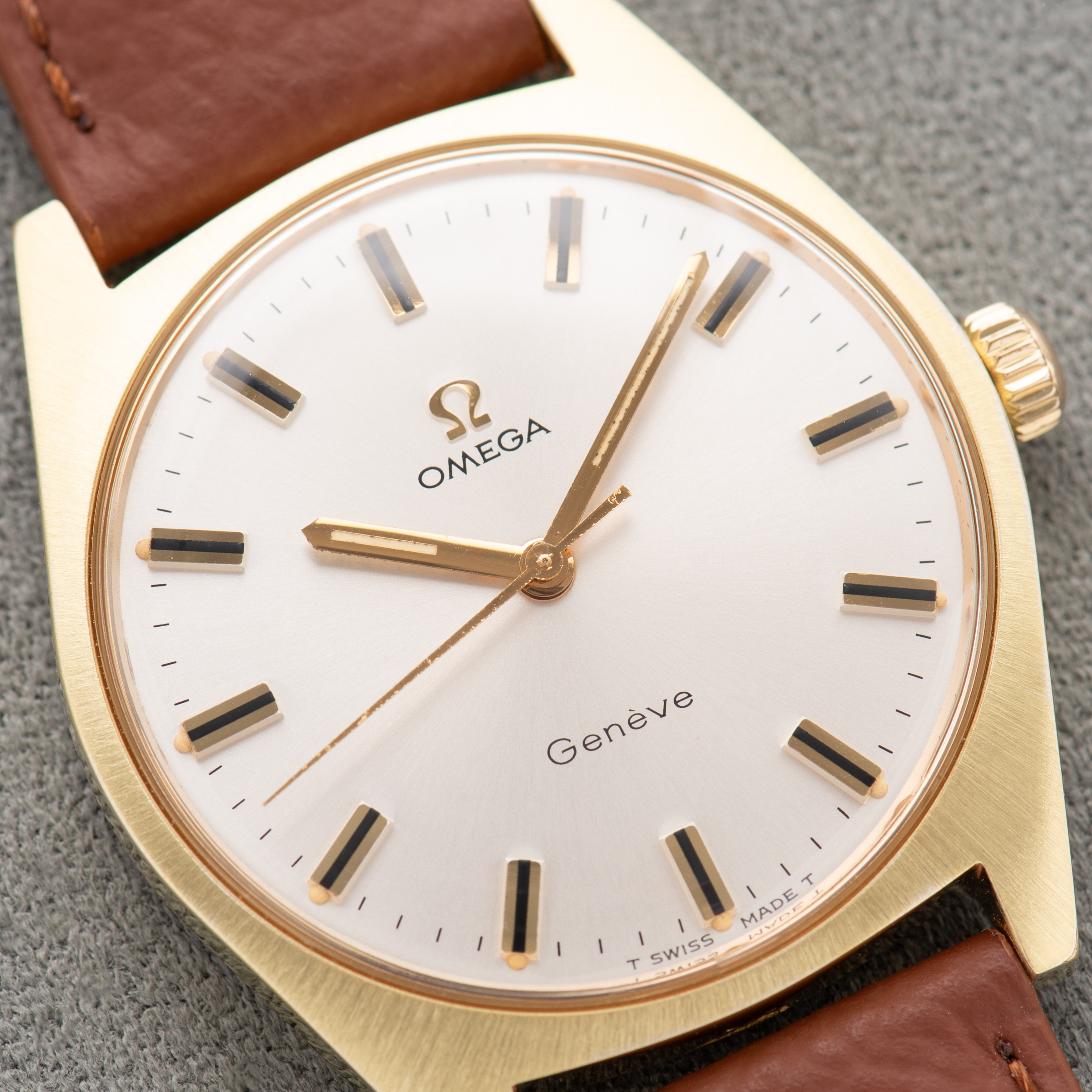 Zicht op Omega Genève mécanique Gold Plated réf 135.041 from 1968