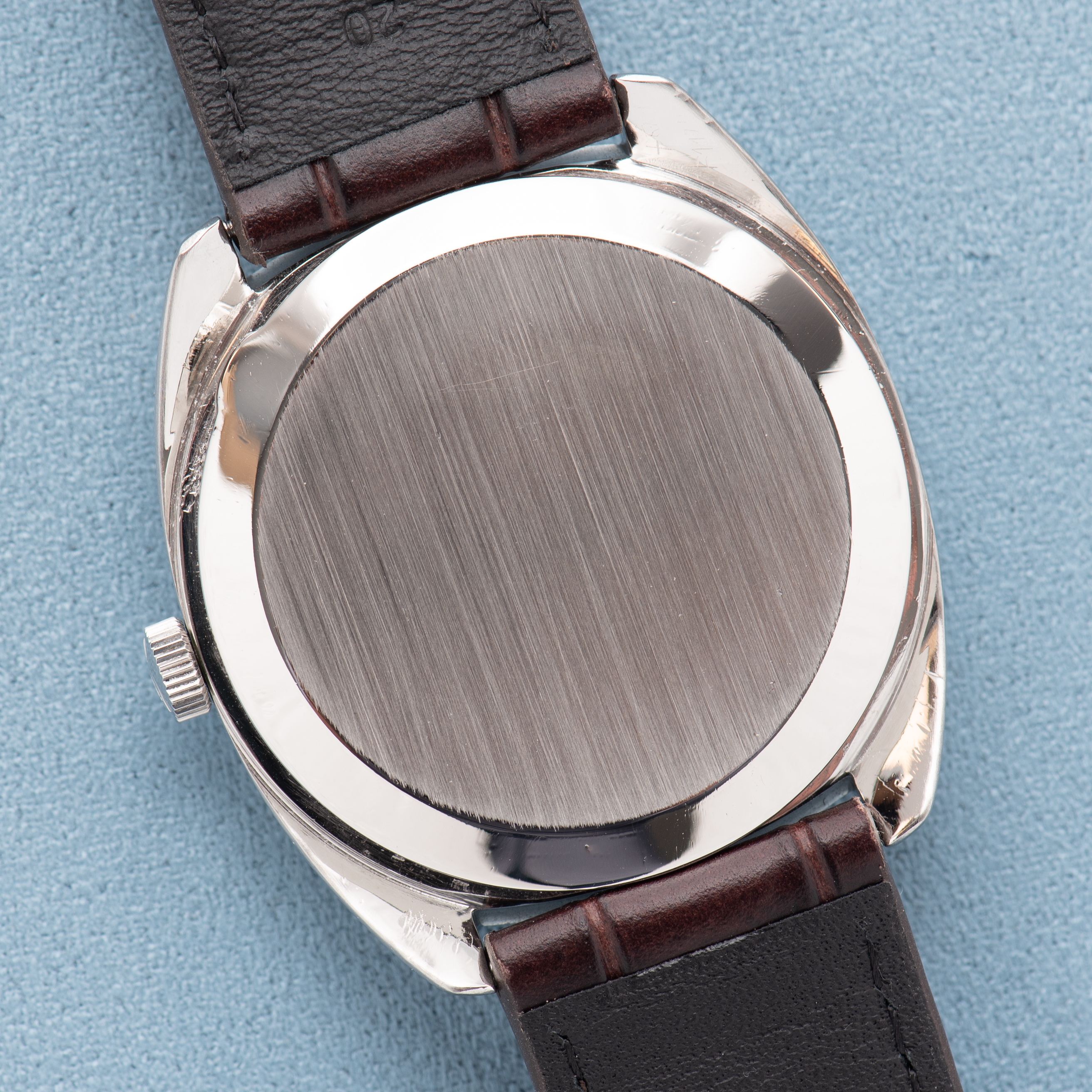 Vue de IWC International Watch Co SchaffHaussen Blue Dial Electronic réf 2030787