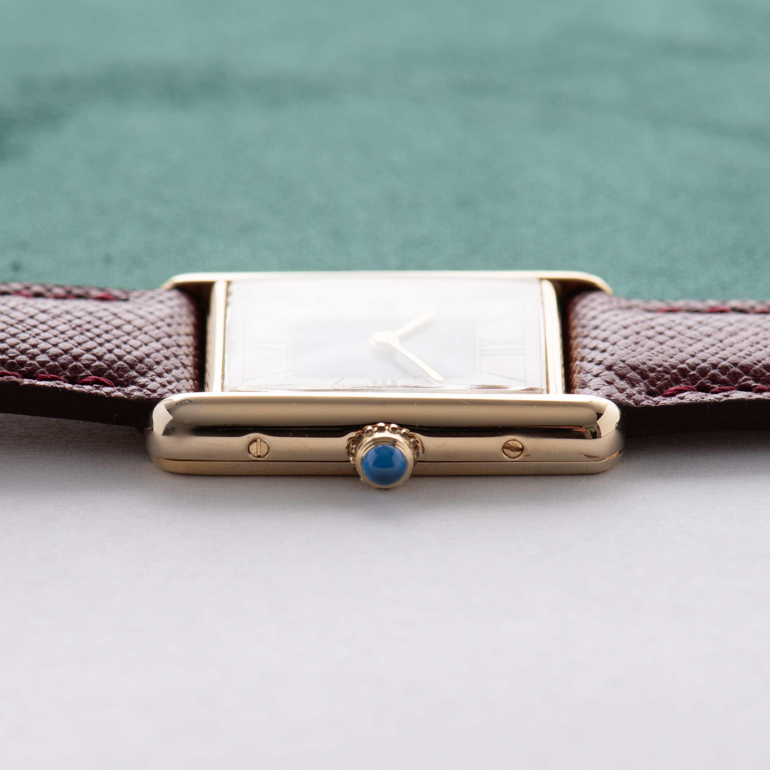 Vue de Cartier Tank De Must Vermeil GM Full Set Réf 590005