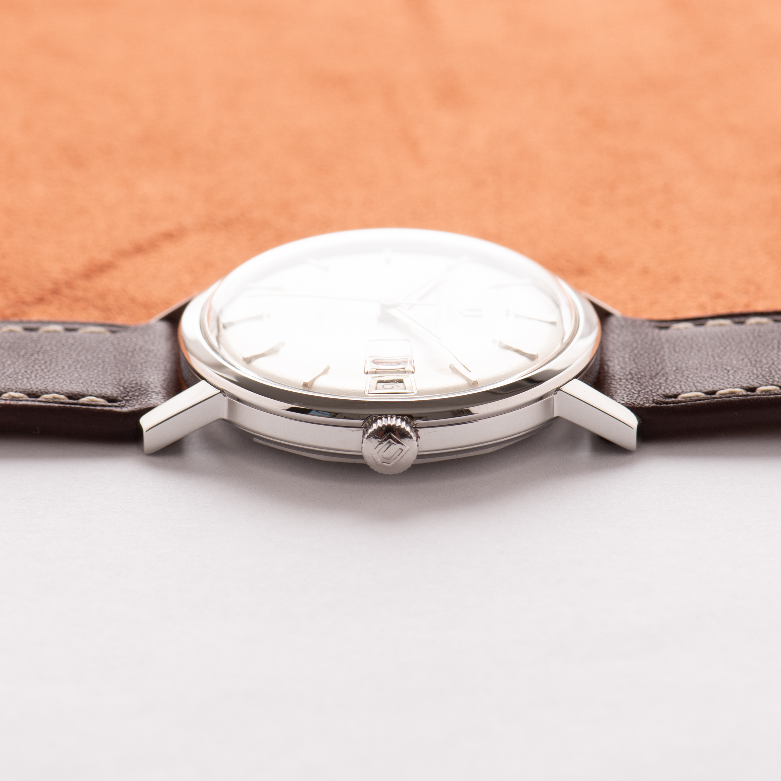 Vue de Universal Genève Polerouter Automatic Micro-Rotor – Réf. 869101/01 – 1965