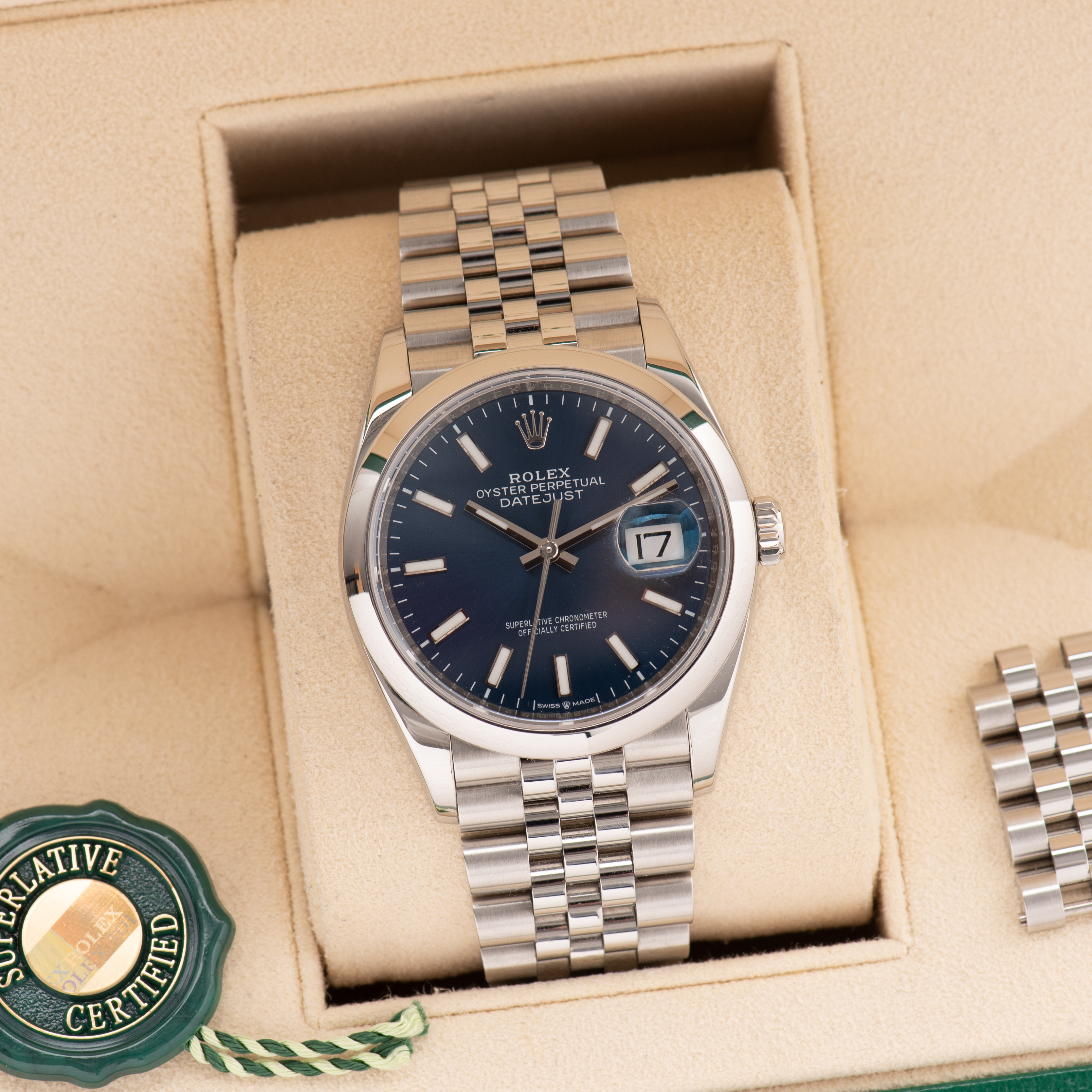 Vue de Rolex Datejust Blue dial réf 126200 from 2020 Full set