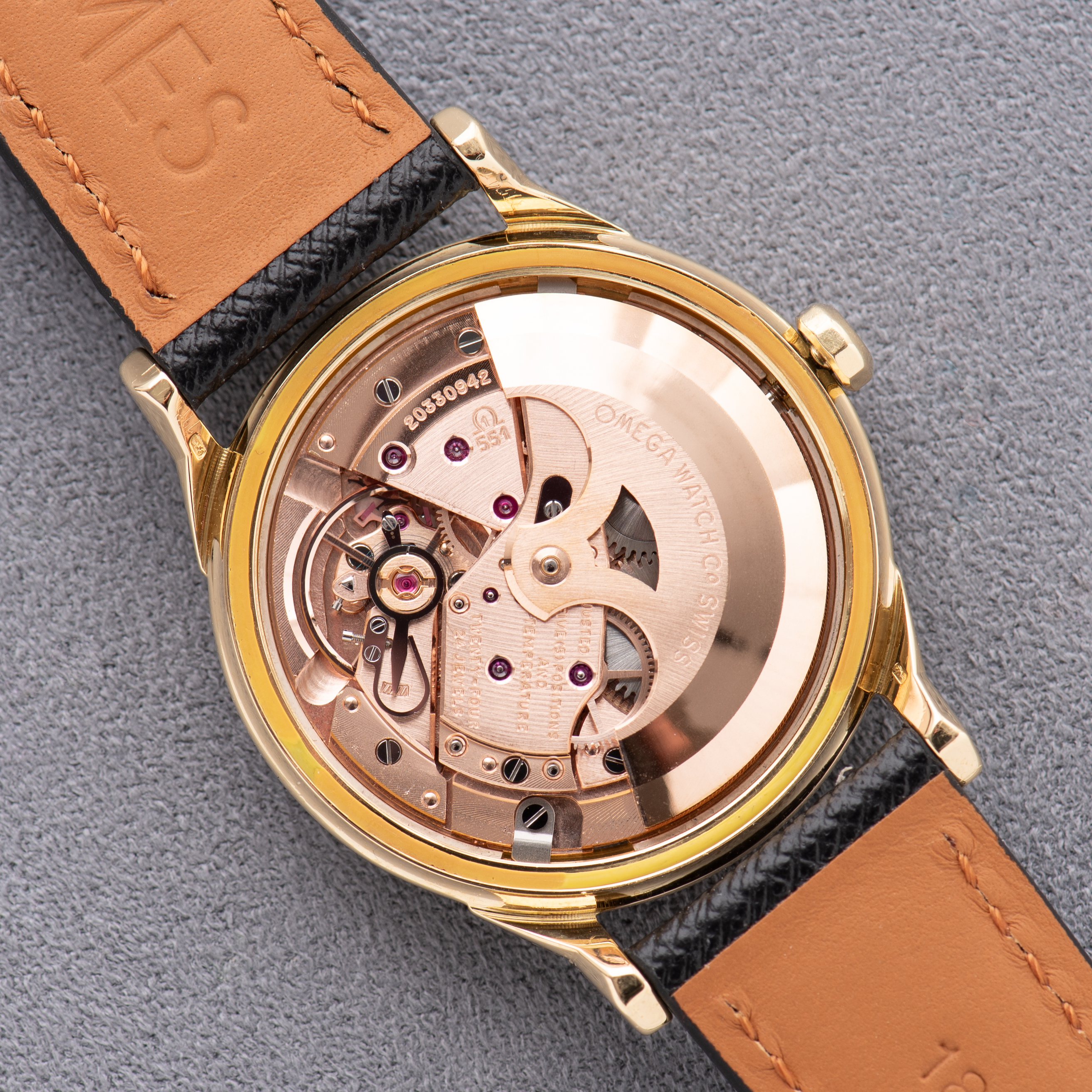 Vue de Omega Automatic Chronometer Constellation Pie Pan 18K Gold from 1963 Réf 167.005