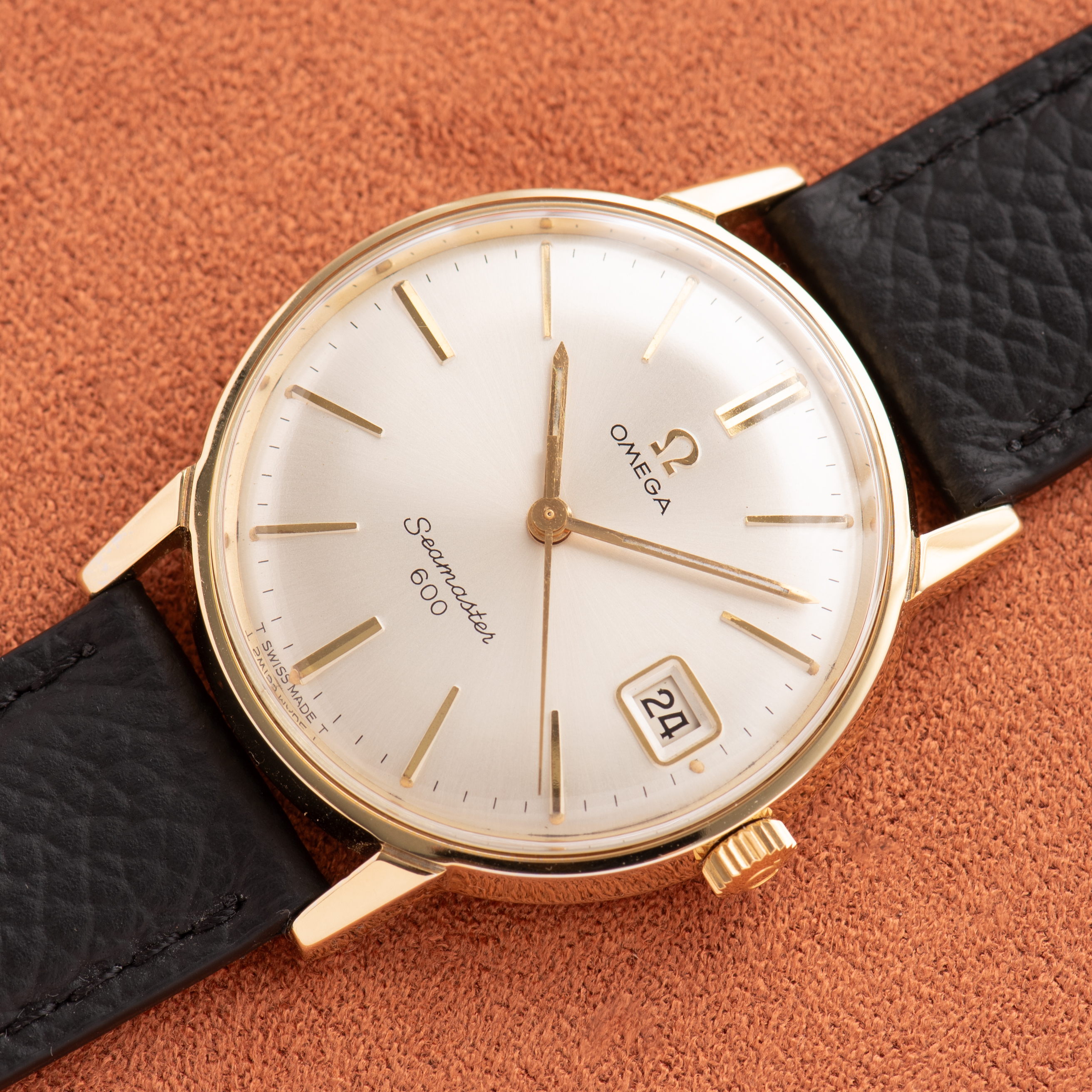 View of Omega Seamaster 600 Goldplated Date Réf 136.011 from 1966