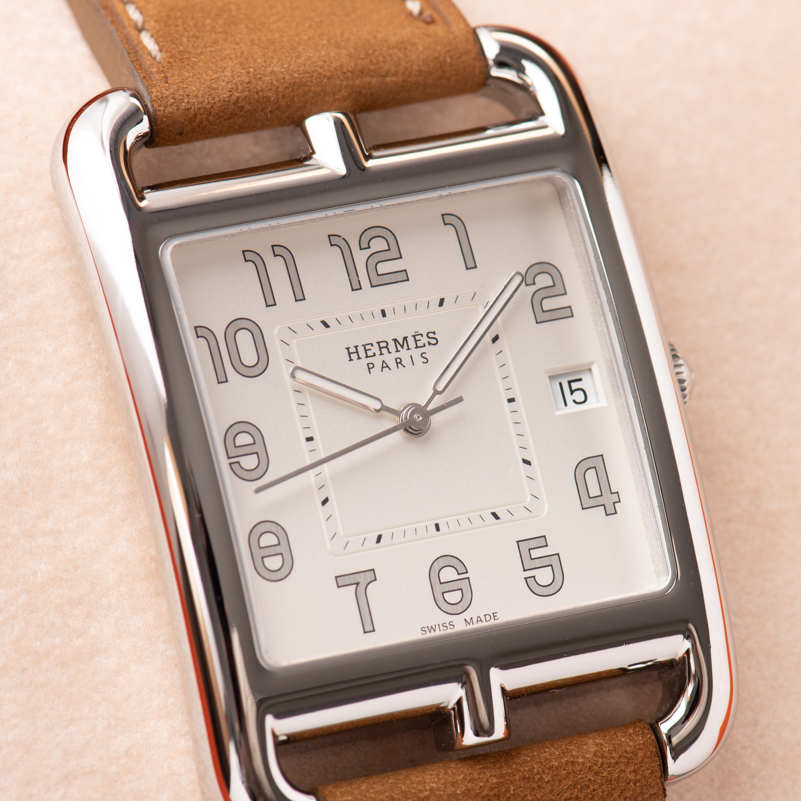 View of Hermes Cape-Cod GM Silver Dial réf CC1 810 Full Set 2019