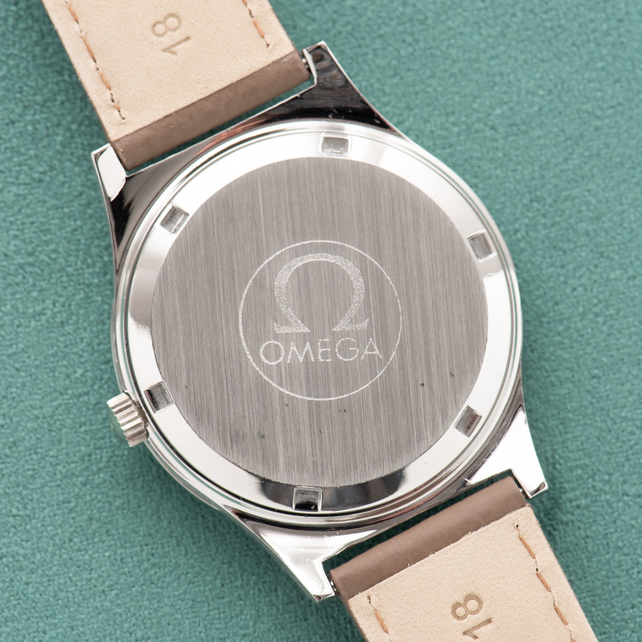 Vue de Omega Genève Date Cal 1030 Réf 136.0102 from 1975