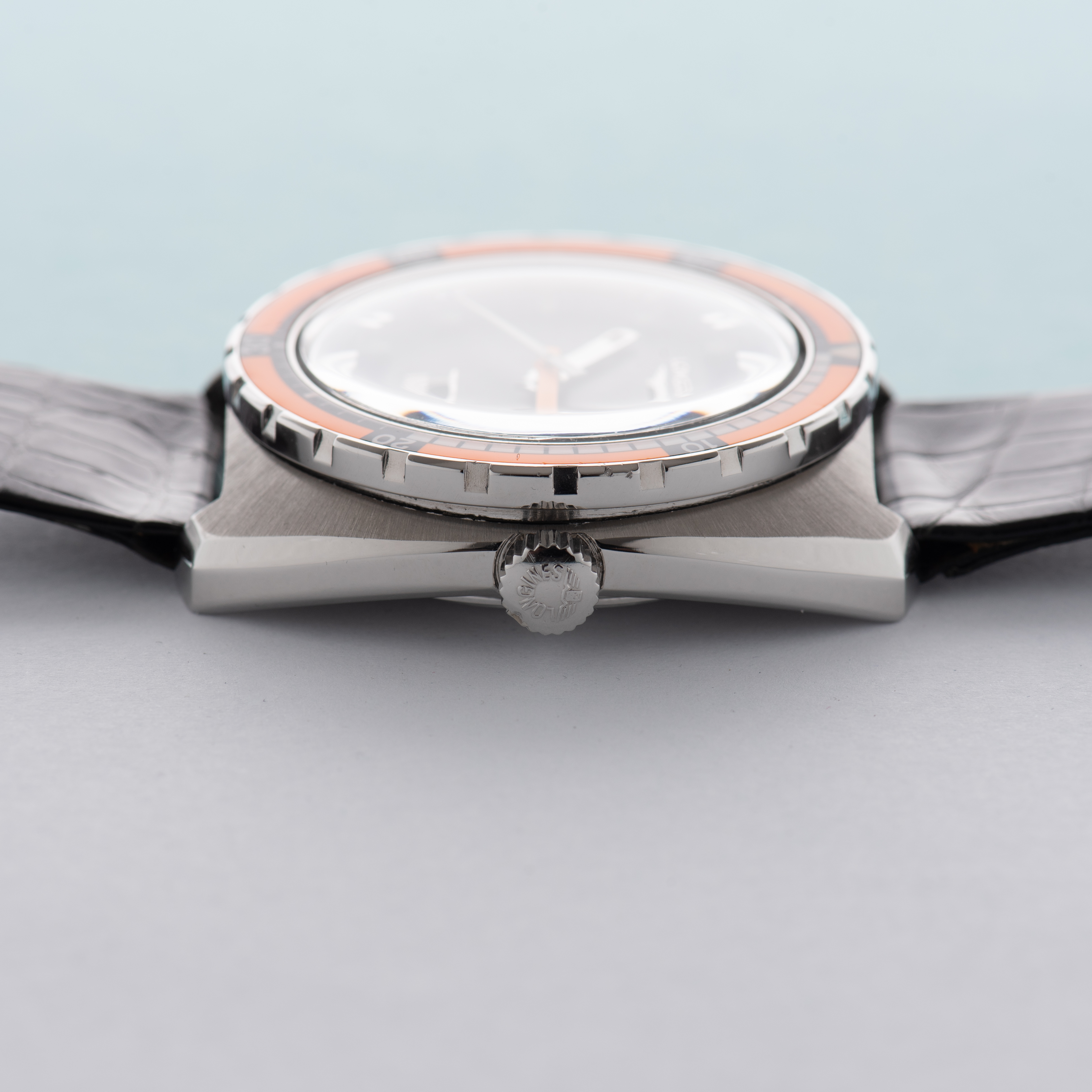 Zicht op Longines Ultronic réf 8484-1 cal 6312