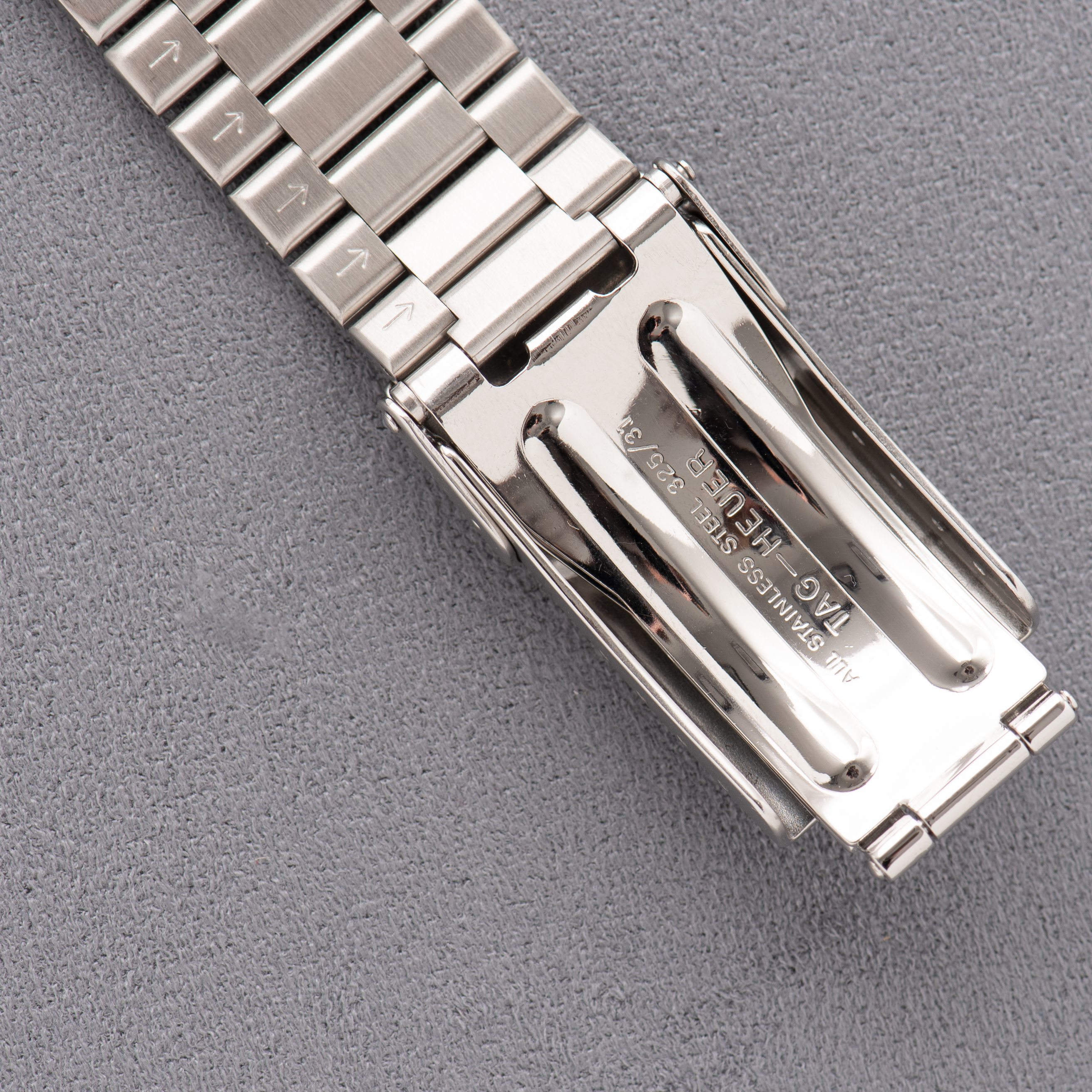 View of TAG Heuer Professional 200 meters Chrono Quartz Ref 560.260M Full Set from 1993