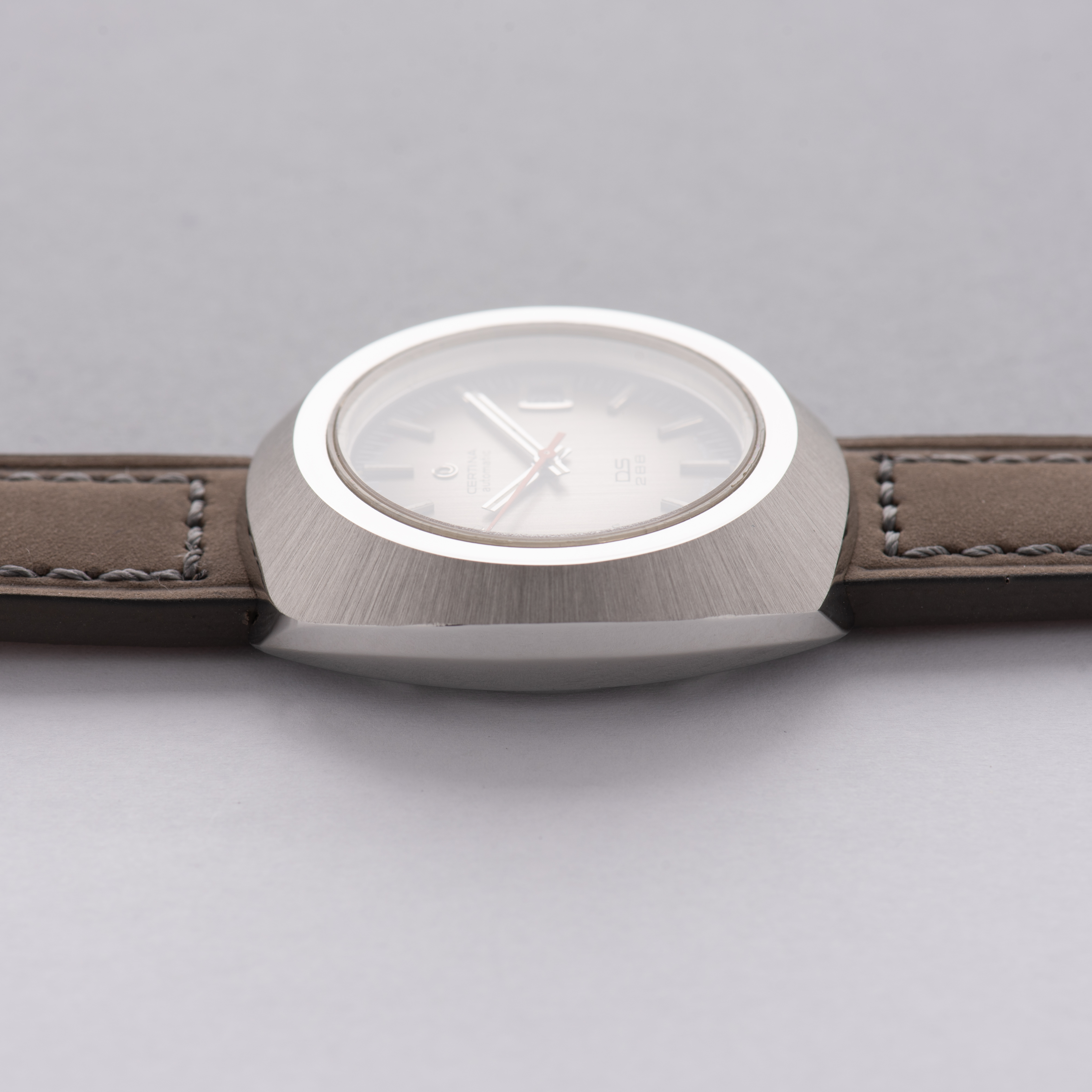 Vue de Certina Automatic DS 288 réf 346825 cal 25-681