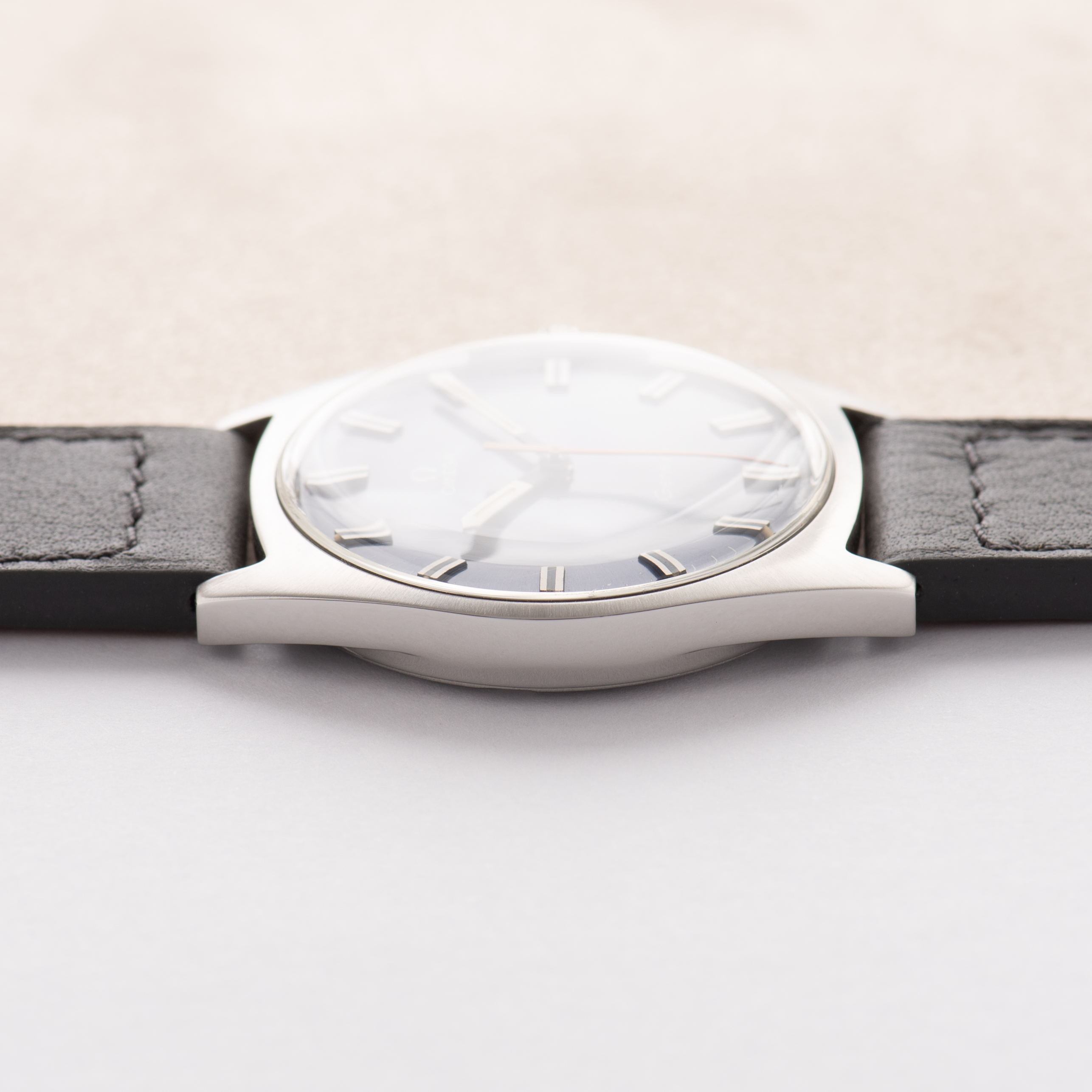 Vue de Omega Genève Blue dial "Ultraman" Réf 135.041 cal 601 from 1969