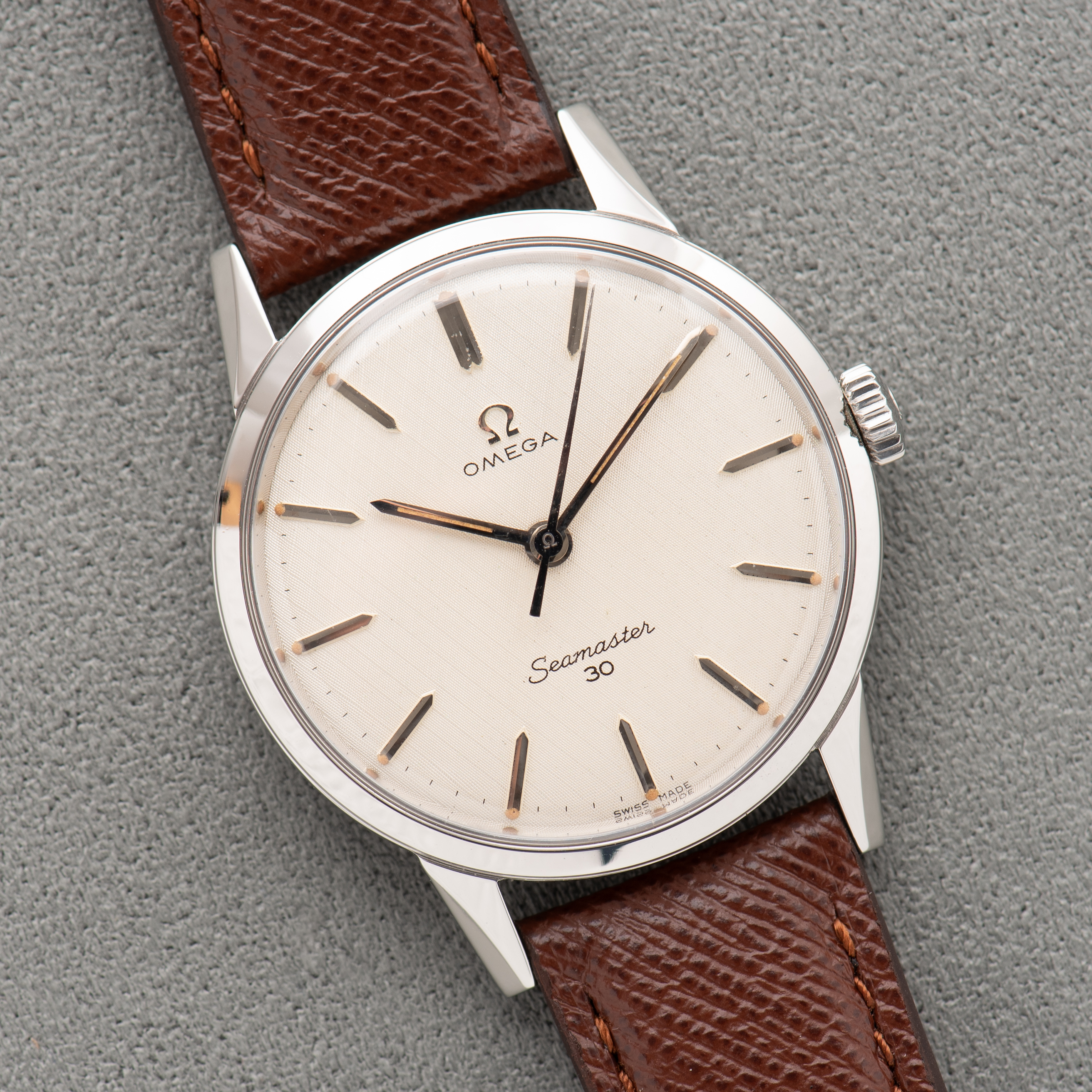 Zicht op Omega Seamaster 30 "Linnen Dial" uit 1962 Ref 135.0003-62-SC