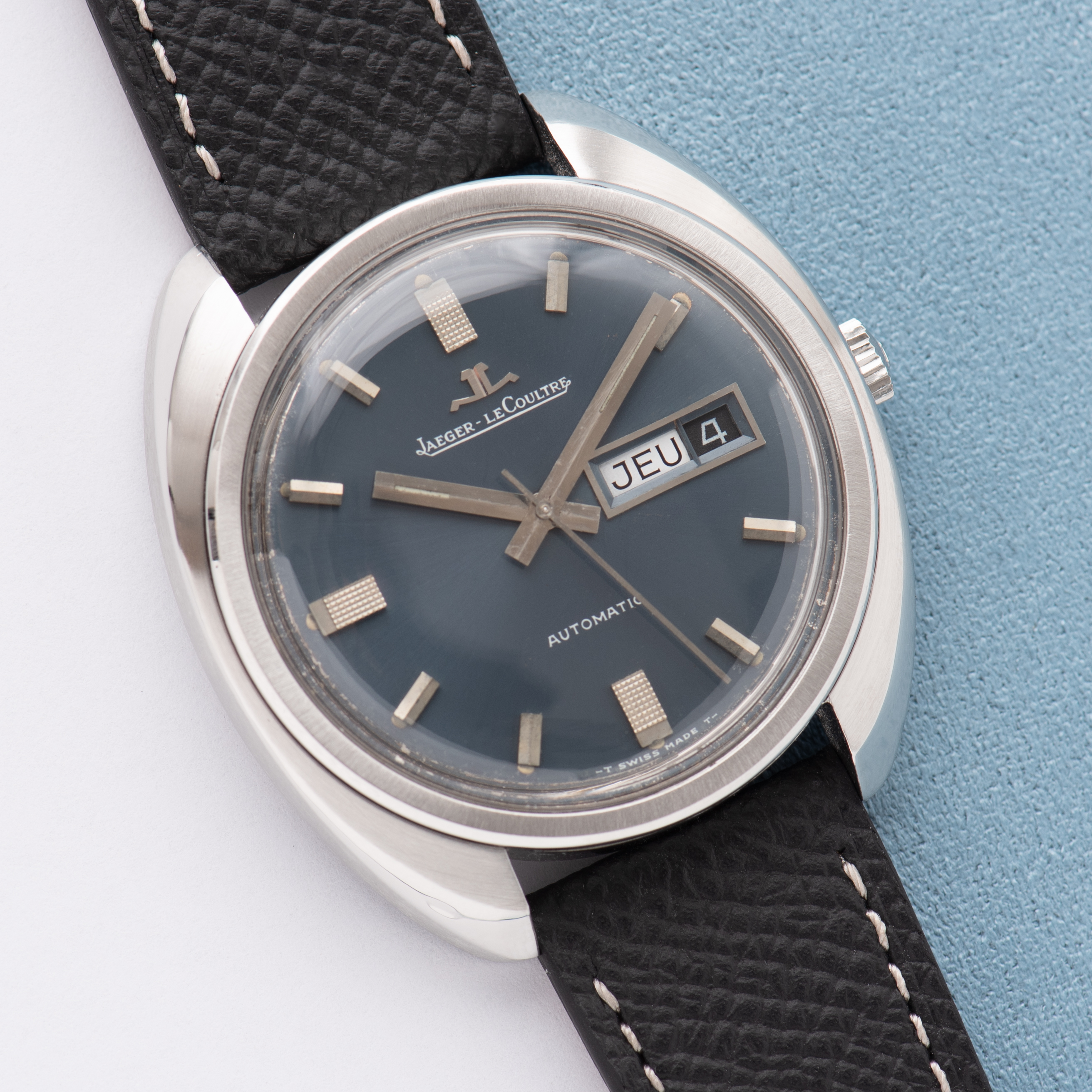 Vue de Jaeger-LeCoultre "Club" Automatic Blue Dial Day-date