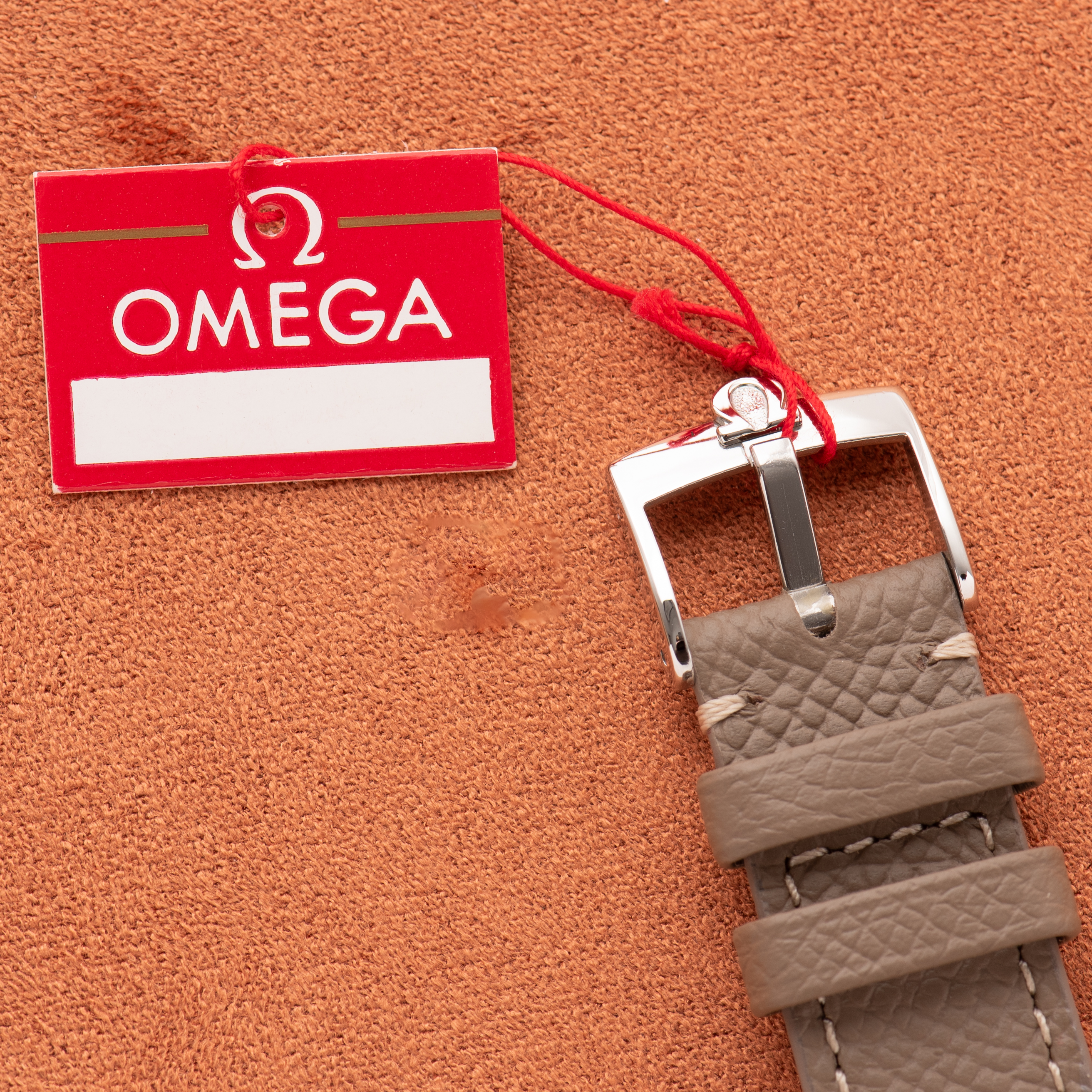 View of Omega Automatic Seamaster Calendar Ref 2627-5SC from 1954 with original box