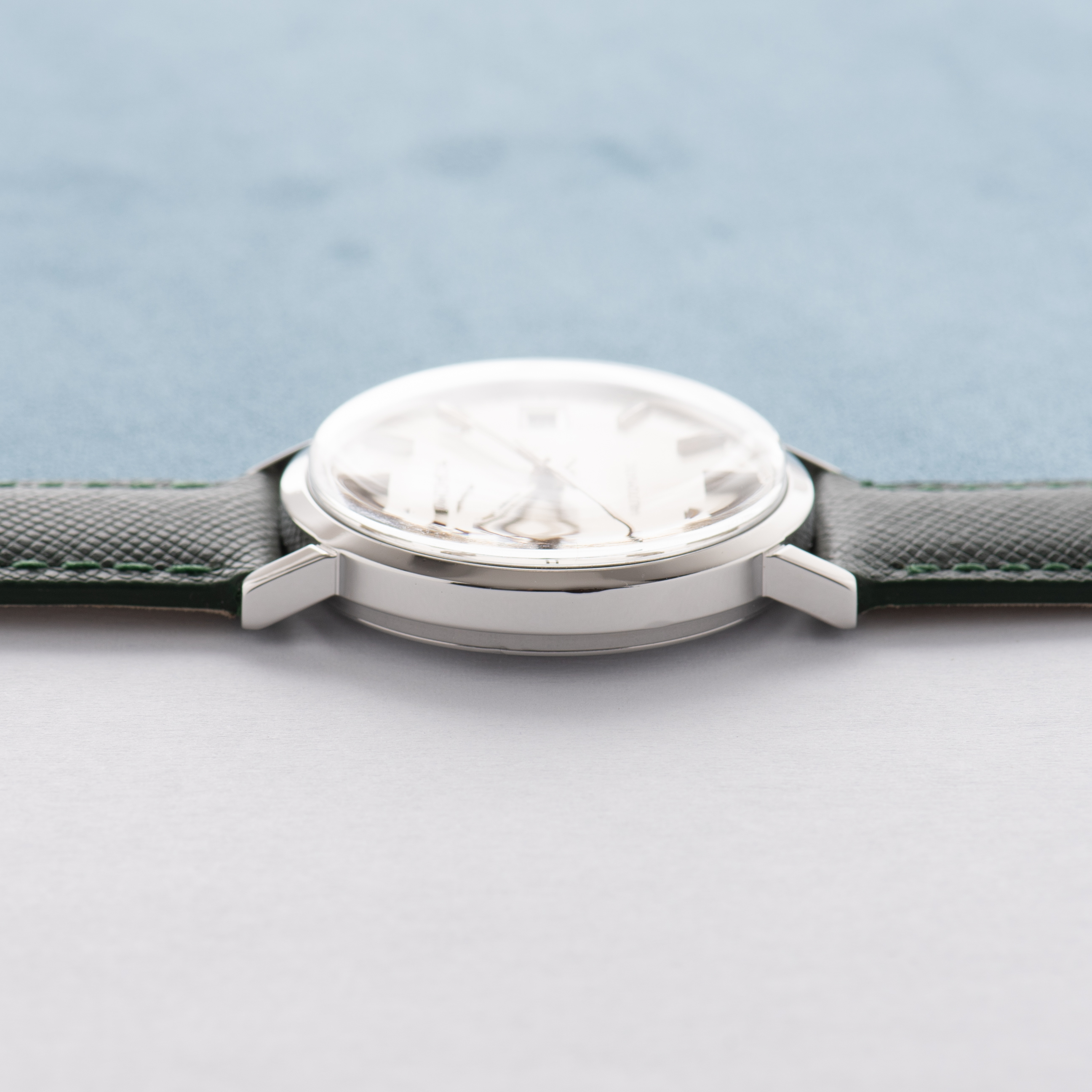 Zicht op Automatische zilveren wijzerplaat Longines Ref 1569-2 633