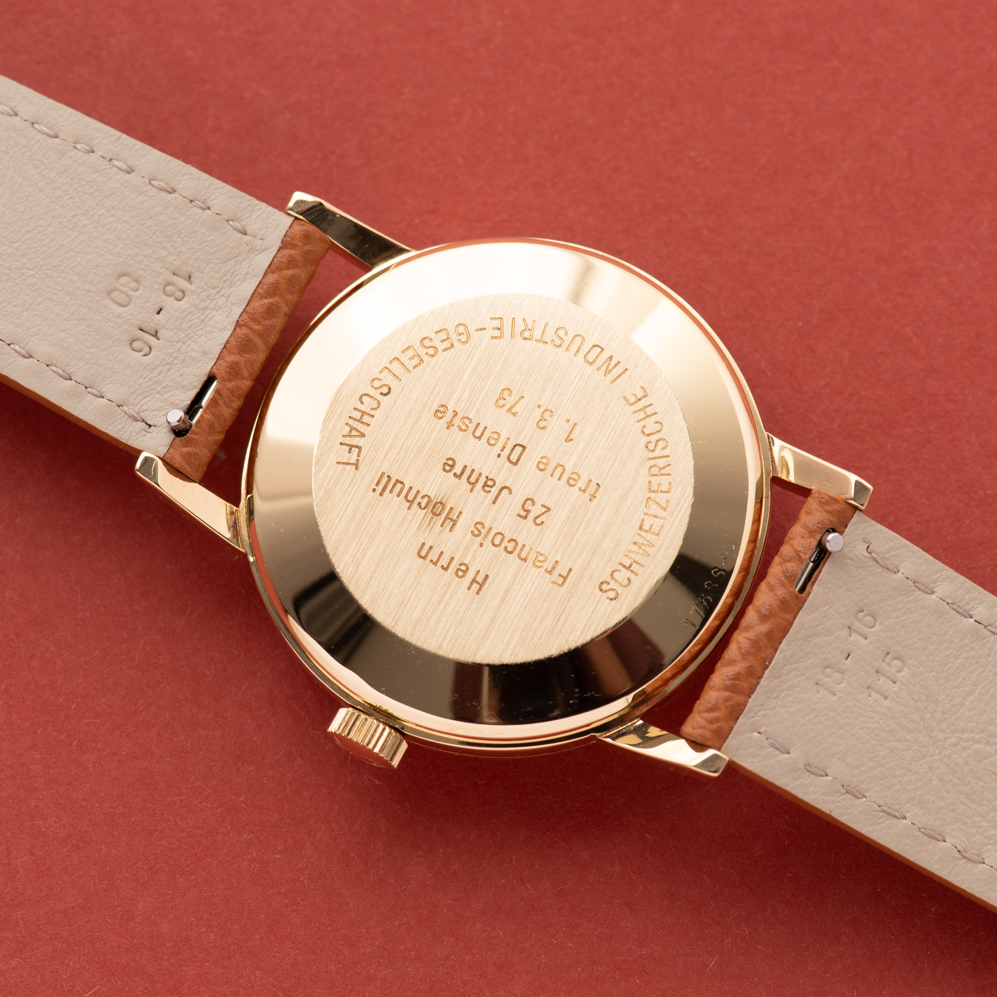 Zicht op IWC International Watch Co Schaffhausen Automatic Gold 18K cal 8541 réf 802A
