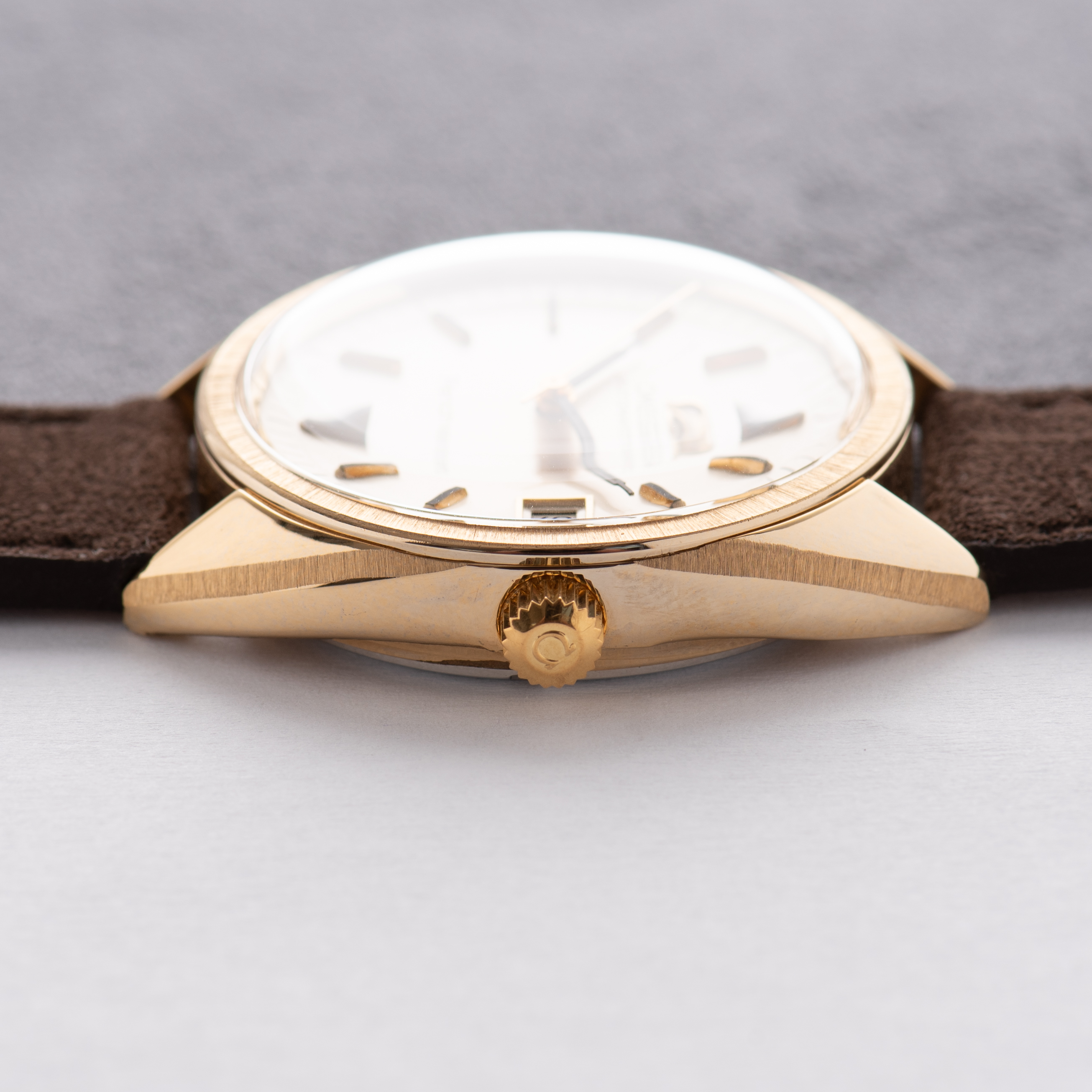 Vue de Omega Ranchero Automatique Date Réf 166.0218 from 1975