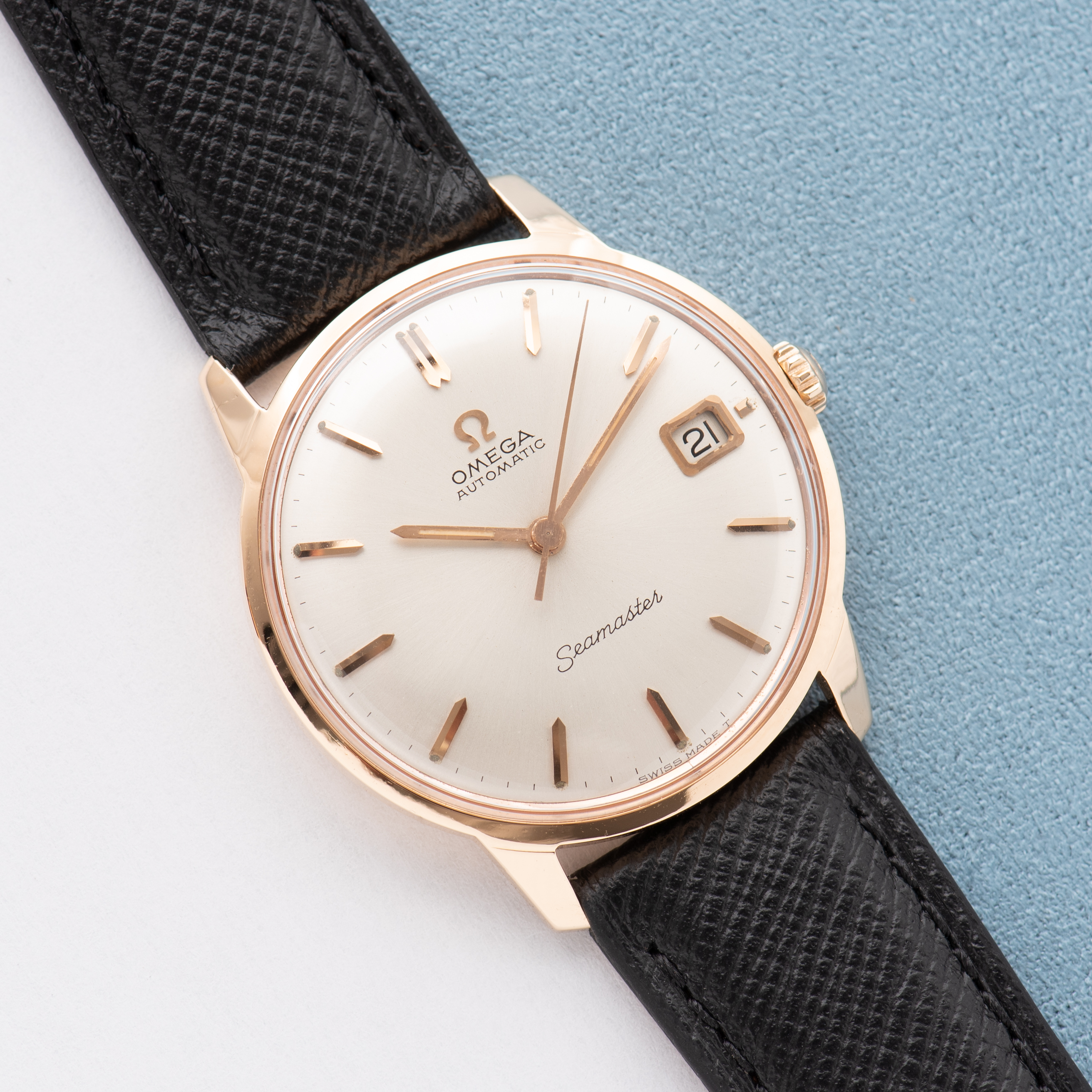 Vue de Omega Automatic Seamaster Date Pink Gold 18k from 1965 Réf 166.001