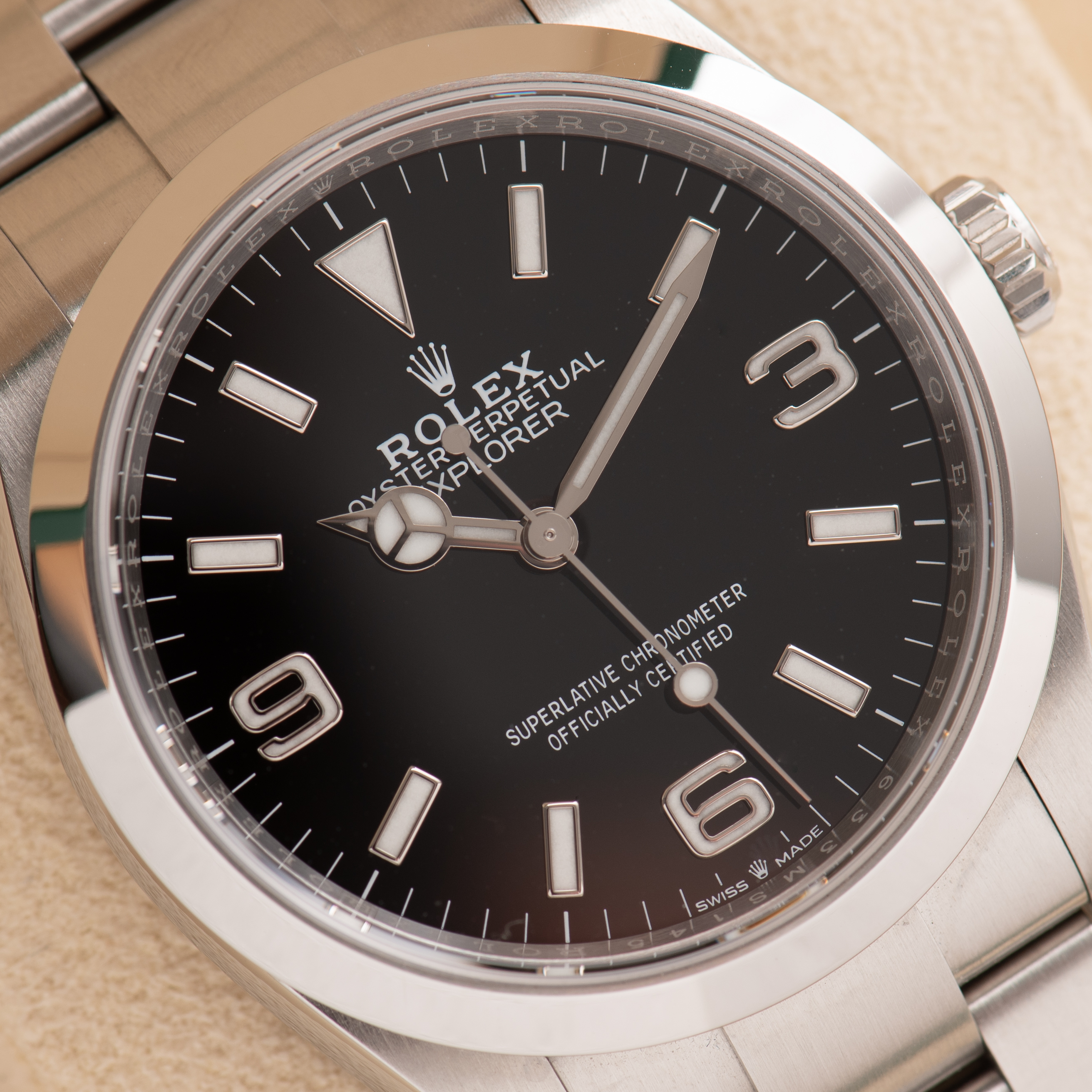 Vue de Rolex Explorer I Black dial réf 124270 from 2023 (LIKE NEW)