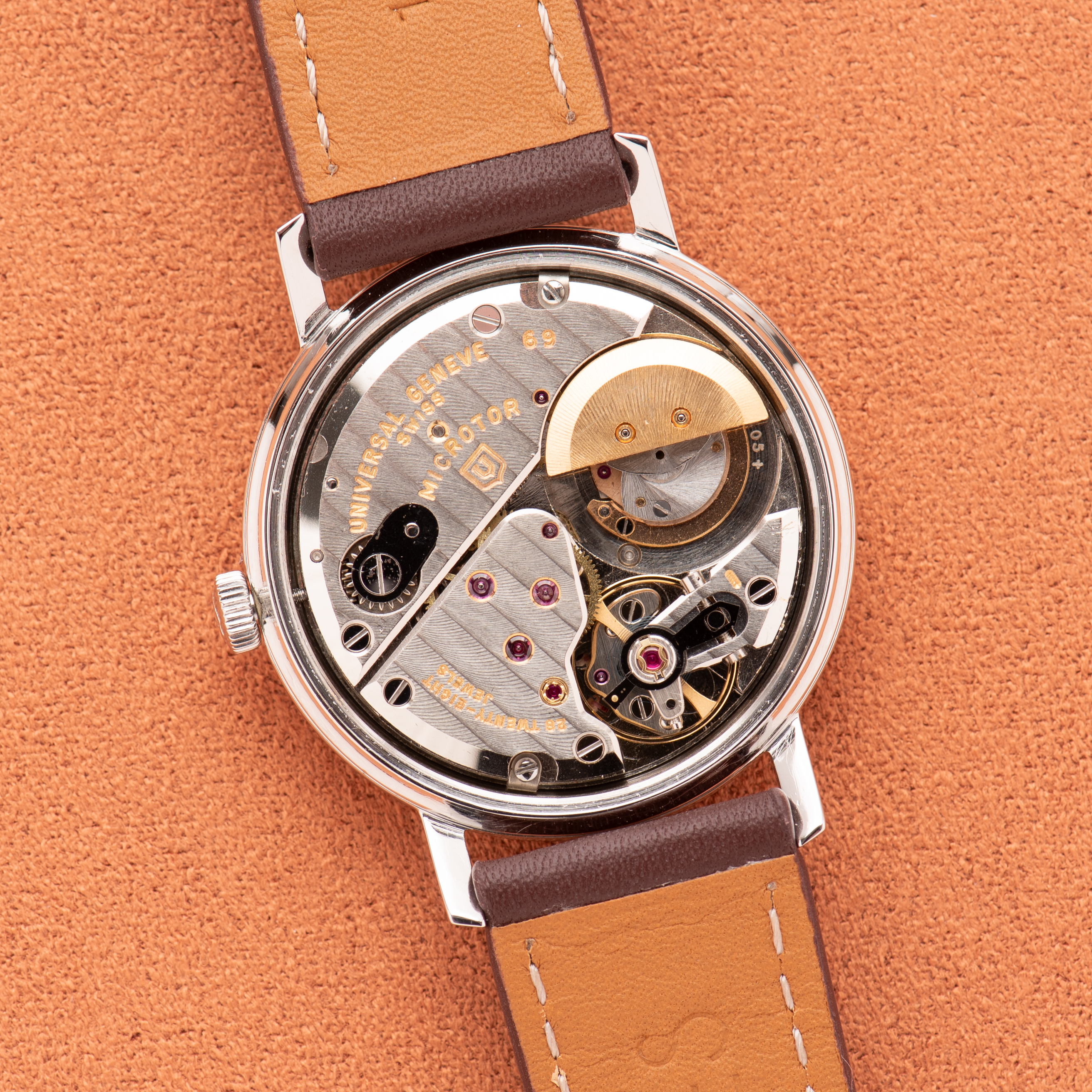 Vue de Universal Genève Polerouter Automatic Micro-Rotor – Réf. 869101/01 – 1965