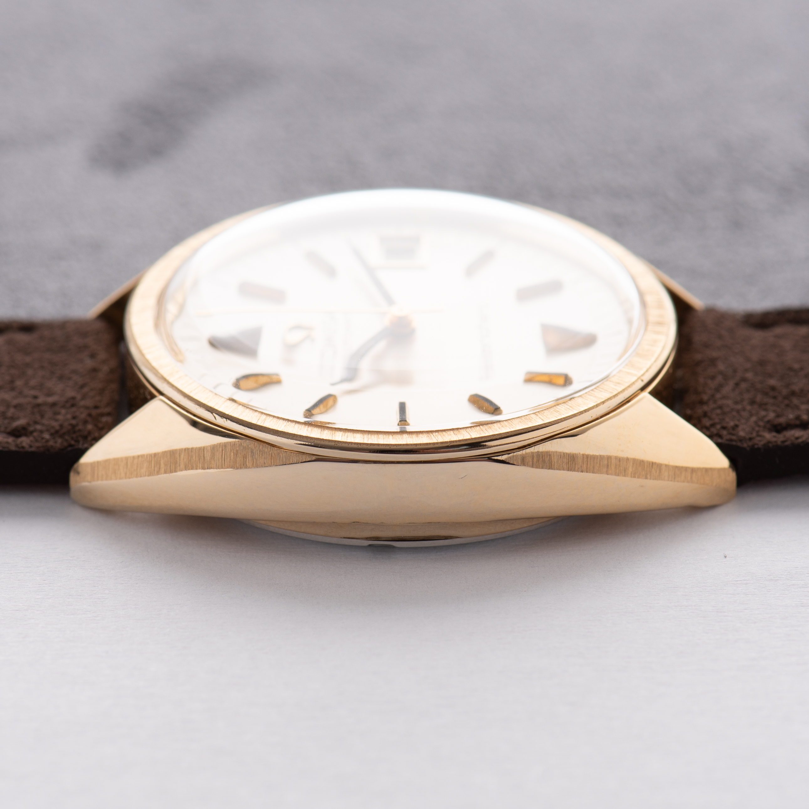 Vue de Omega Ranchero Automatique Date Réf 166.0218 from 1975