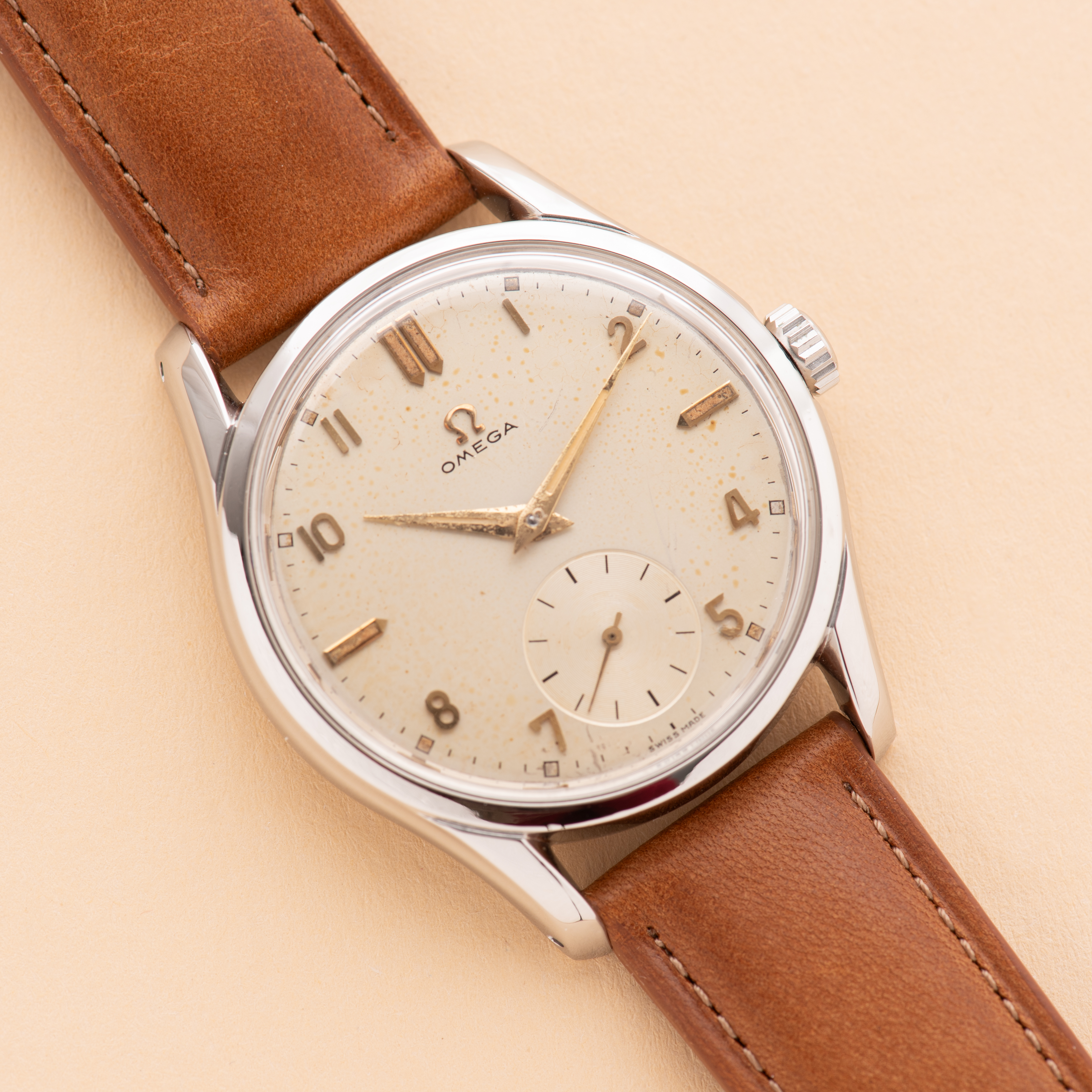 Zicht op Omega Pre-Seamaster Dress Sub Second Réf 2639-13 from 1952