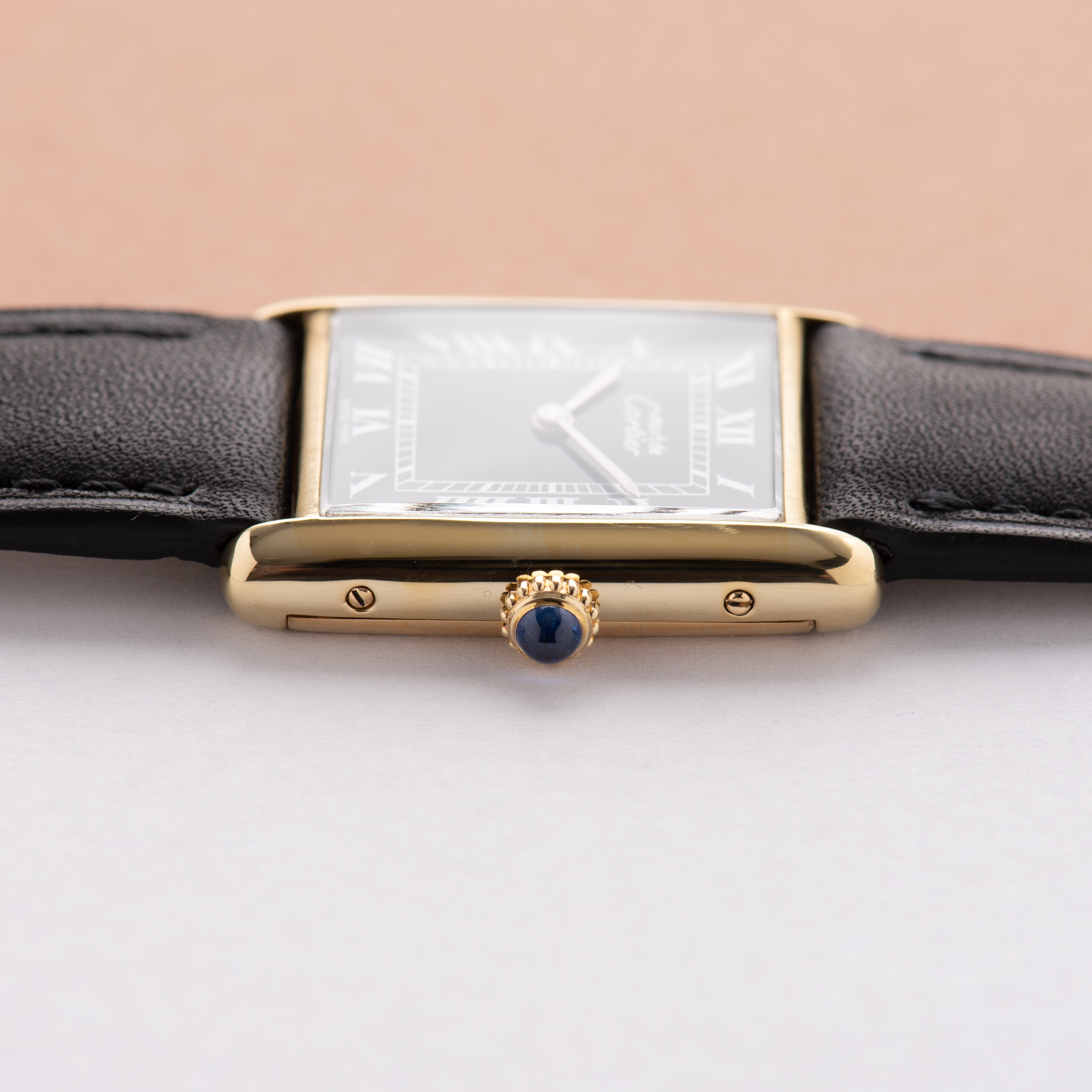 Zicht op Cartier Tank De Must Vermeil GM Black Dial cal 78-1