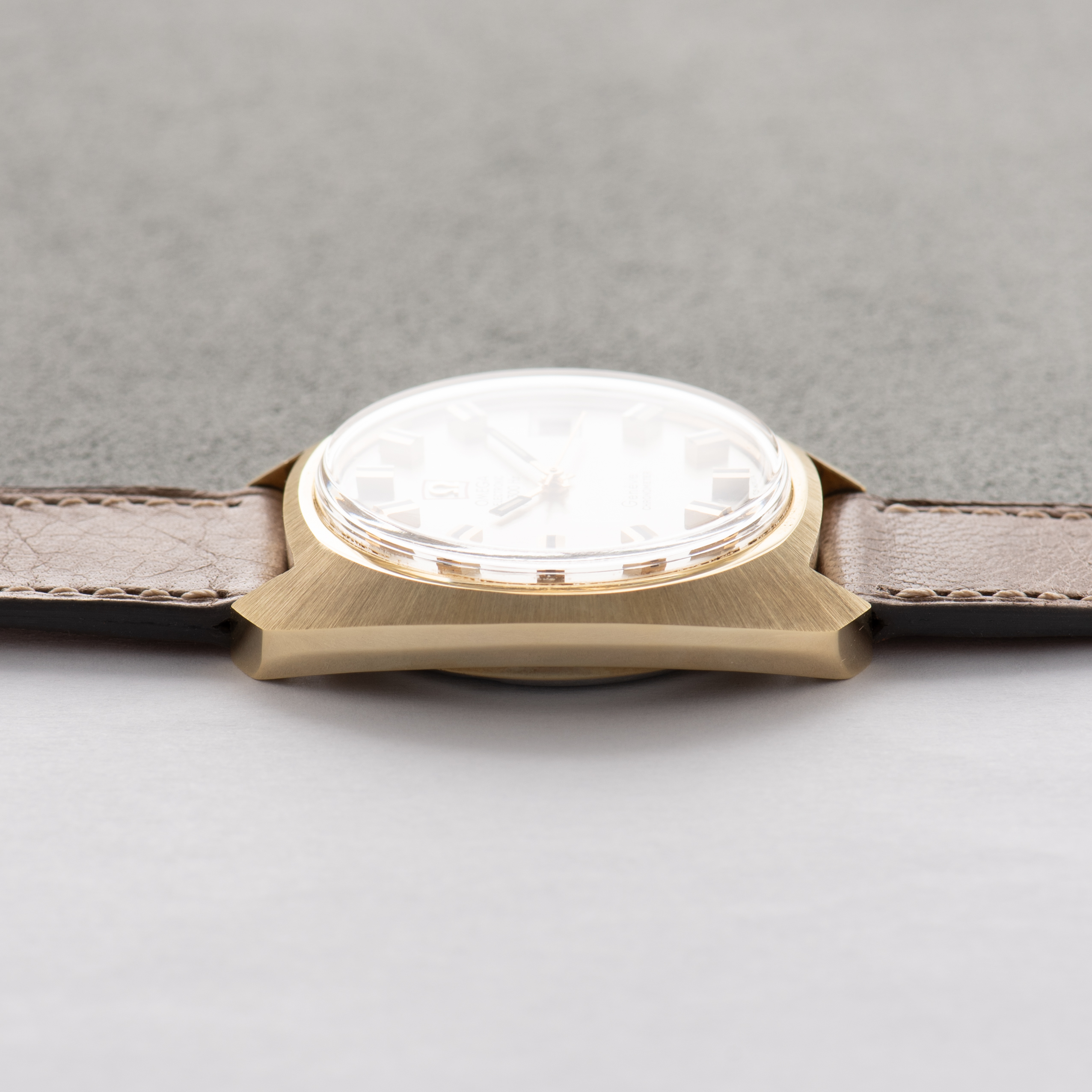 Vue de Omega Electronic F300 Hz Genève Chronometer Silver Dial Réf 198.030 from 1972