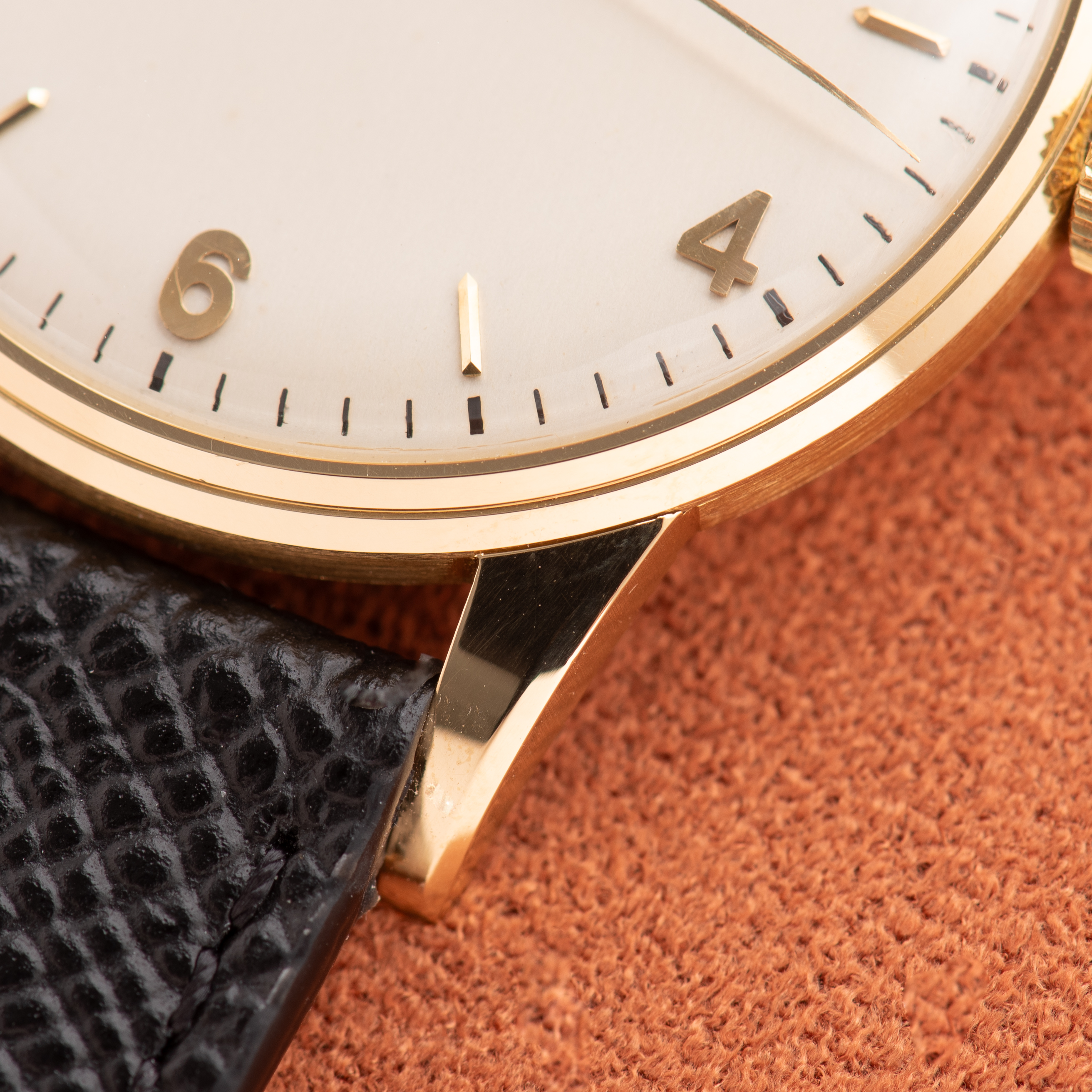 Zicht op Zenith Dress Watch "Calatrava" Gold 18k New Old Stock cal P50 from 1949