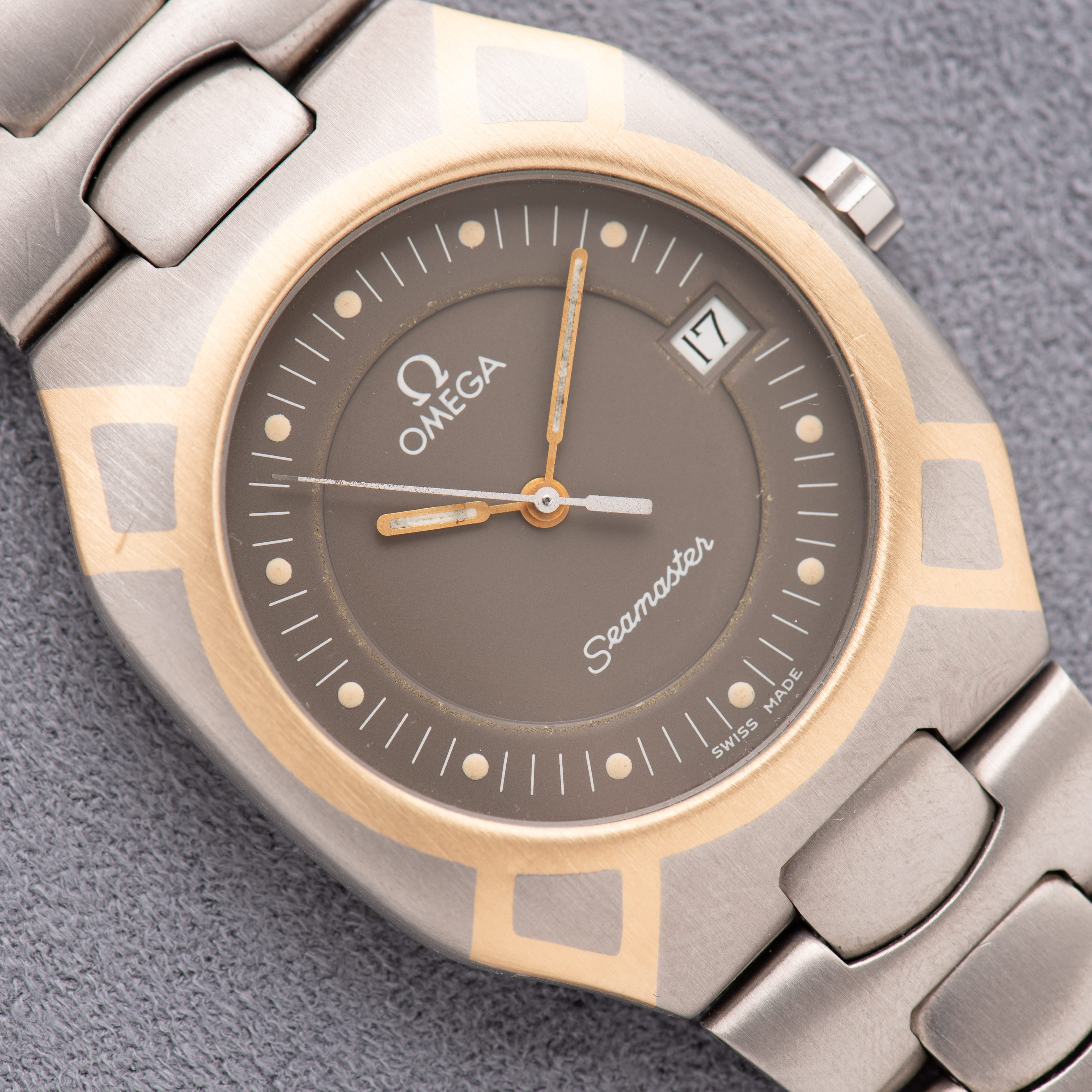 Zicht op Omega Seamaster Polaris Titanium 120m Quartz ref 3961021