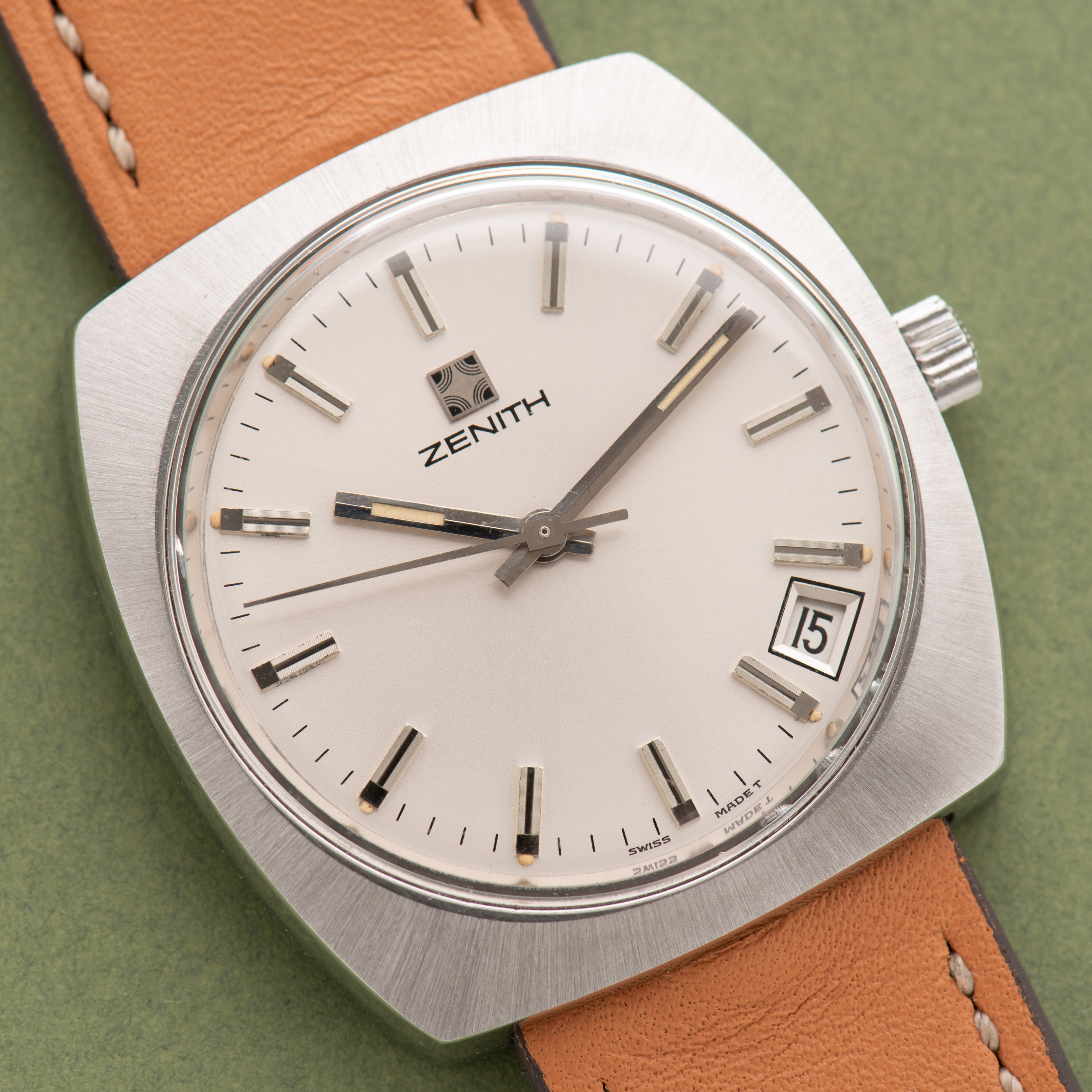 Zicht op Zenith Surf Dress Watch Centre Tweede Ref 01.1300.365