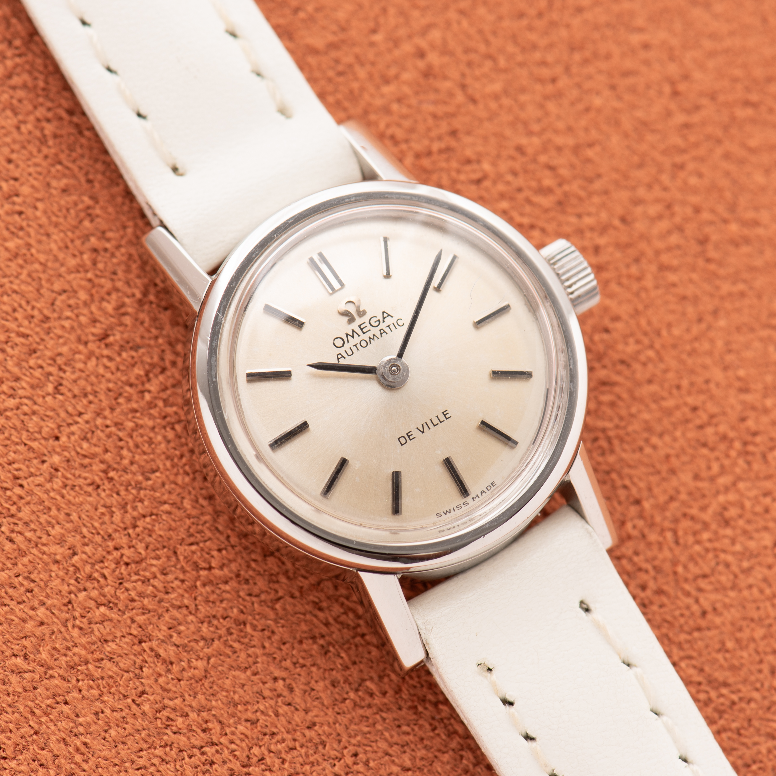 View of Omega Automatic De Ville réf 555.003 cal 661 from 1969