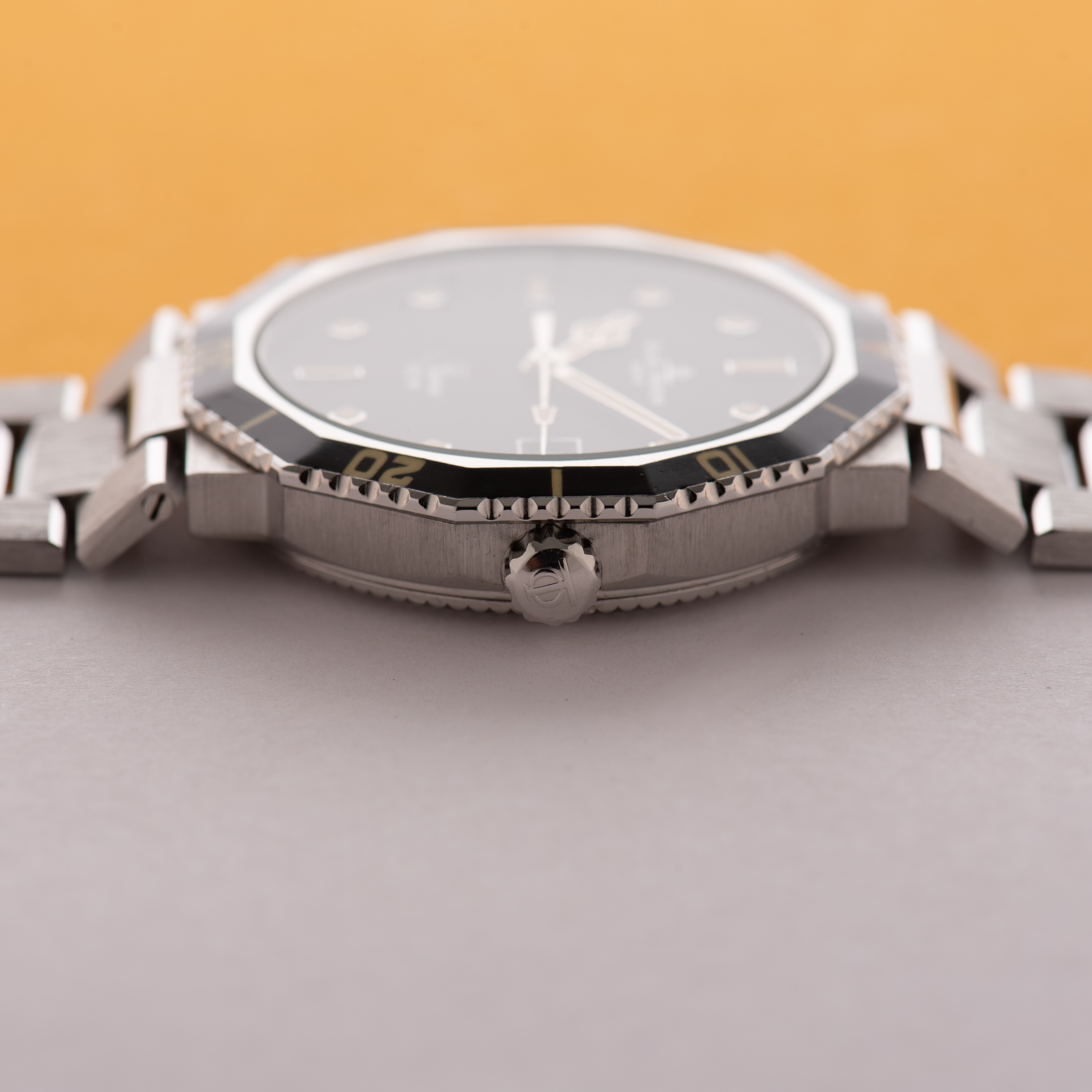 Zicht op Baume & Mercier Genève Riviera 100m Ref 4002