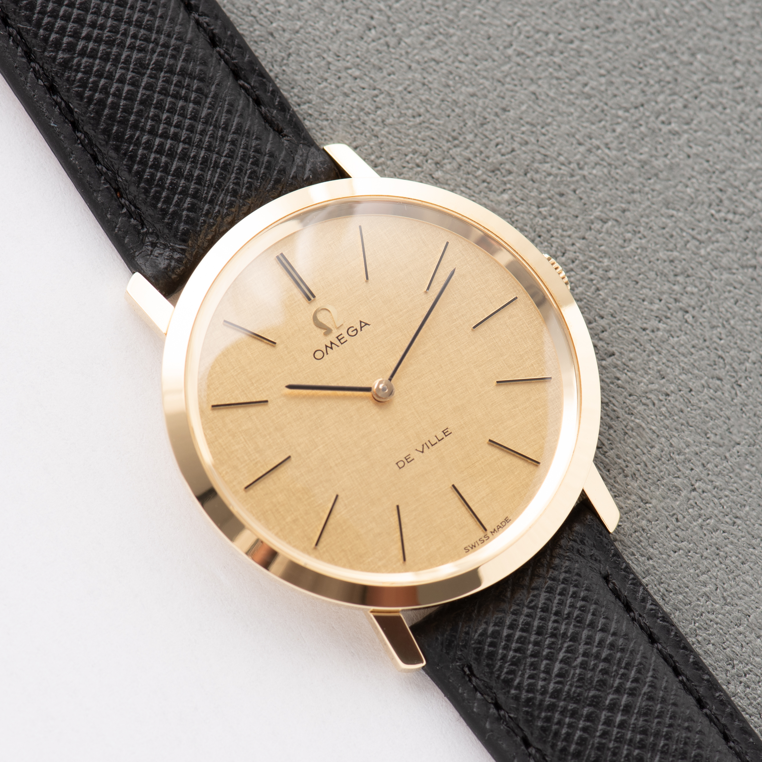 View of Omega De Ville Mécanique Gold 18k from 1970 Réf 111.067