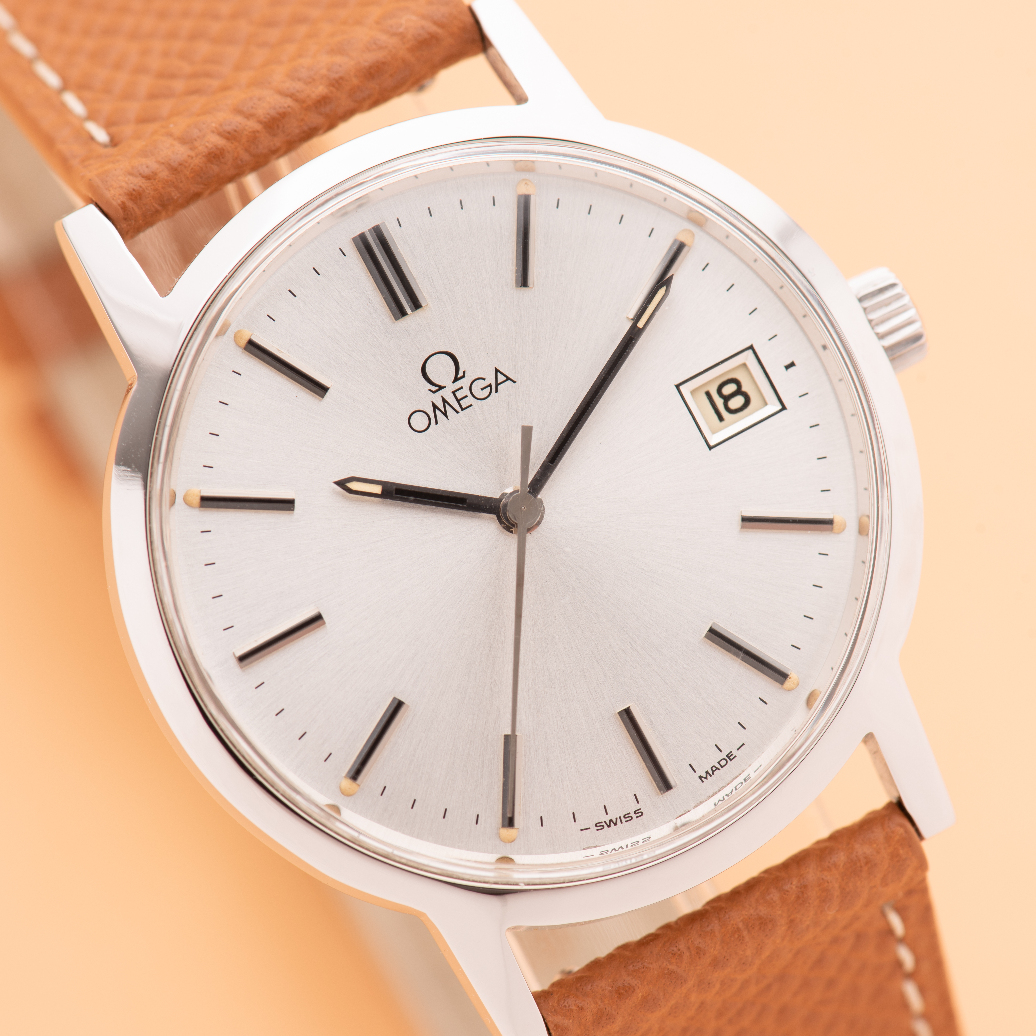 Vue de Omega Genève Date Silver dial réf 136.0104 from 1978