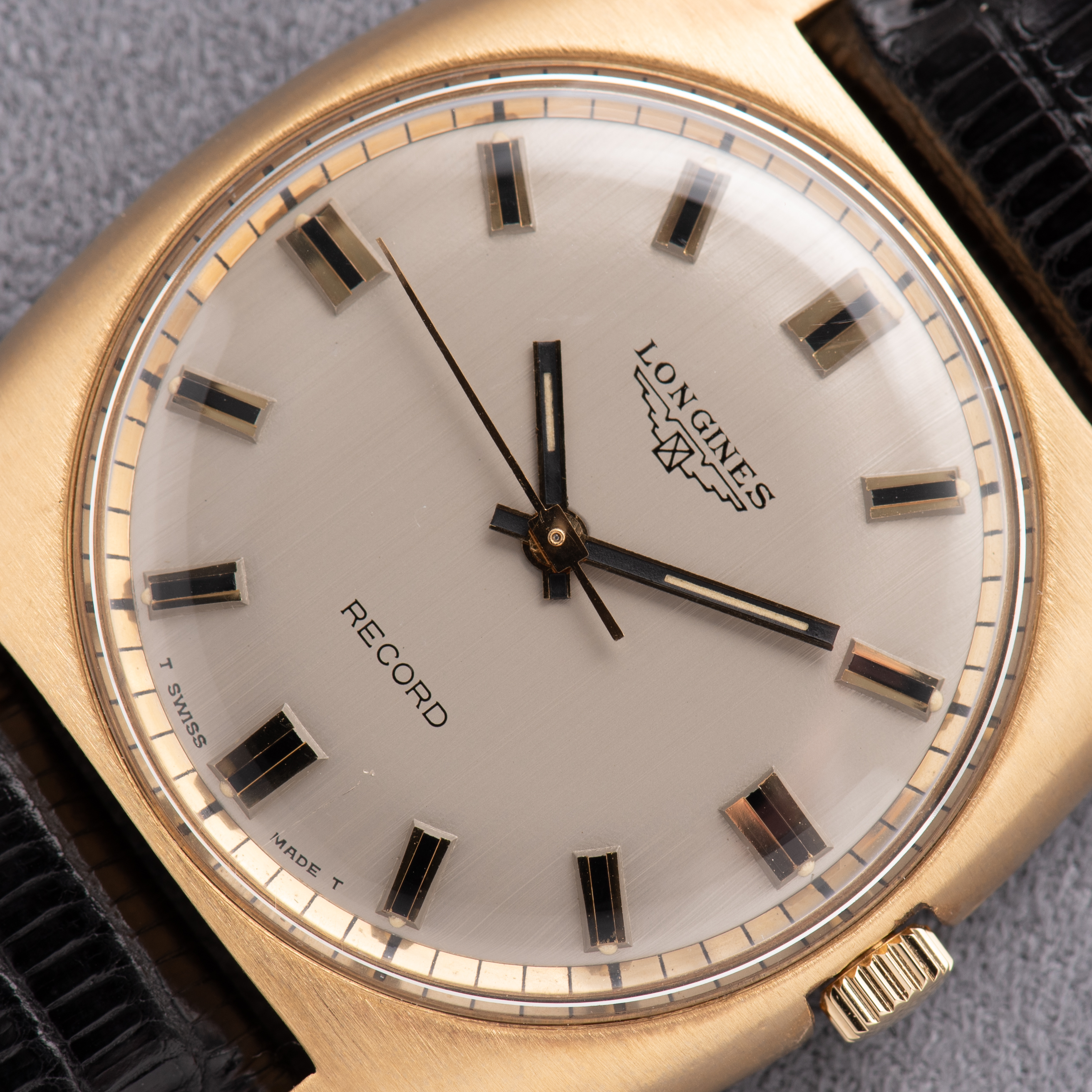 Zicht op Longines Record mécanique réf 714103 cal 650