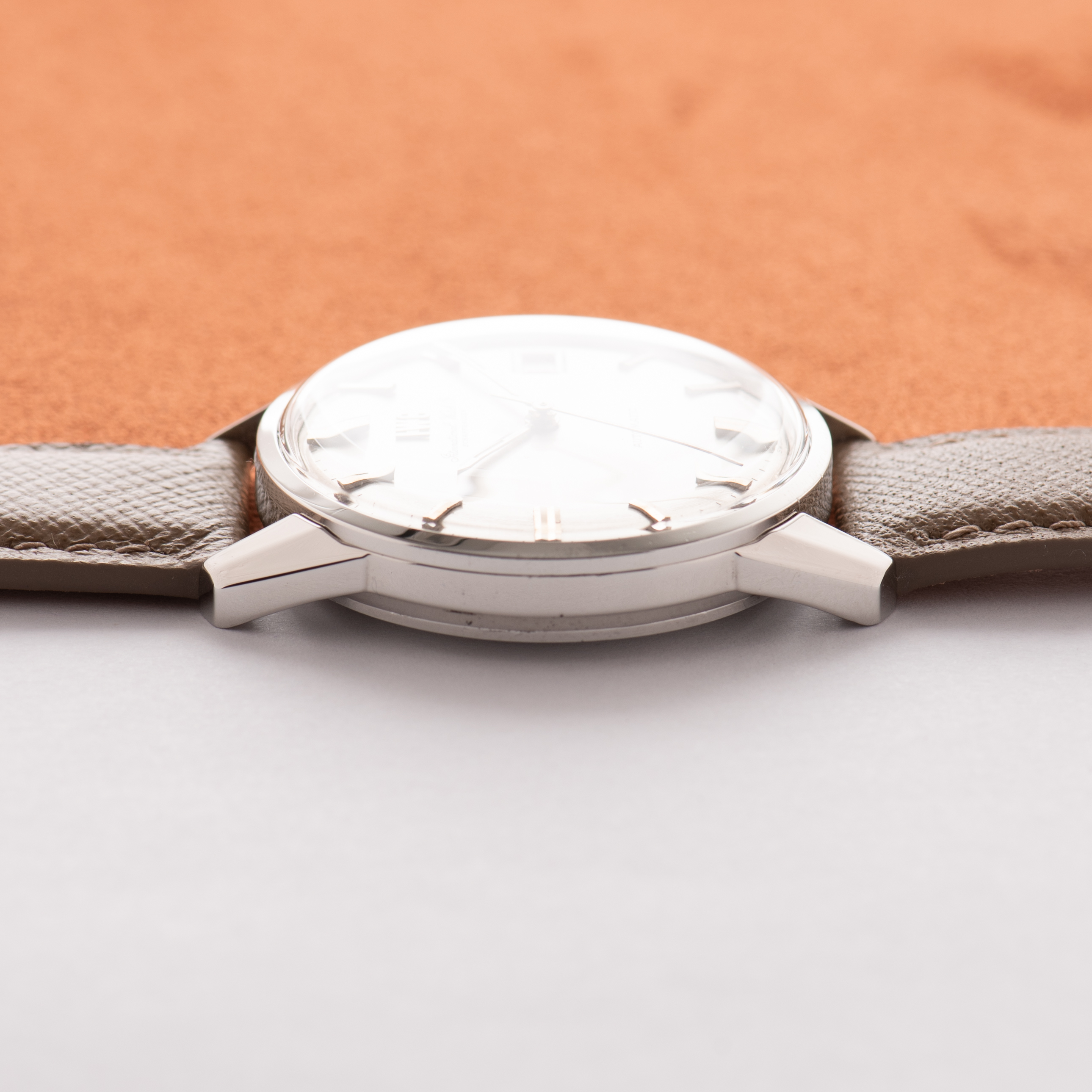 View of IWC International Watch Co Schaffhausen Automatic Silver Dial cal 8541B réf R810